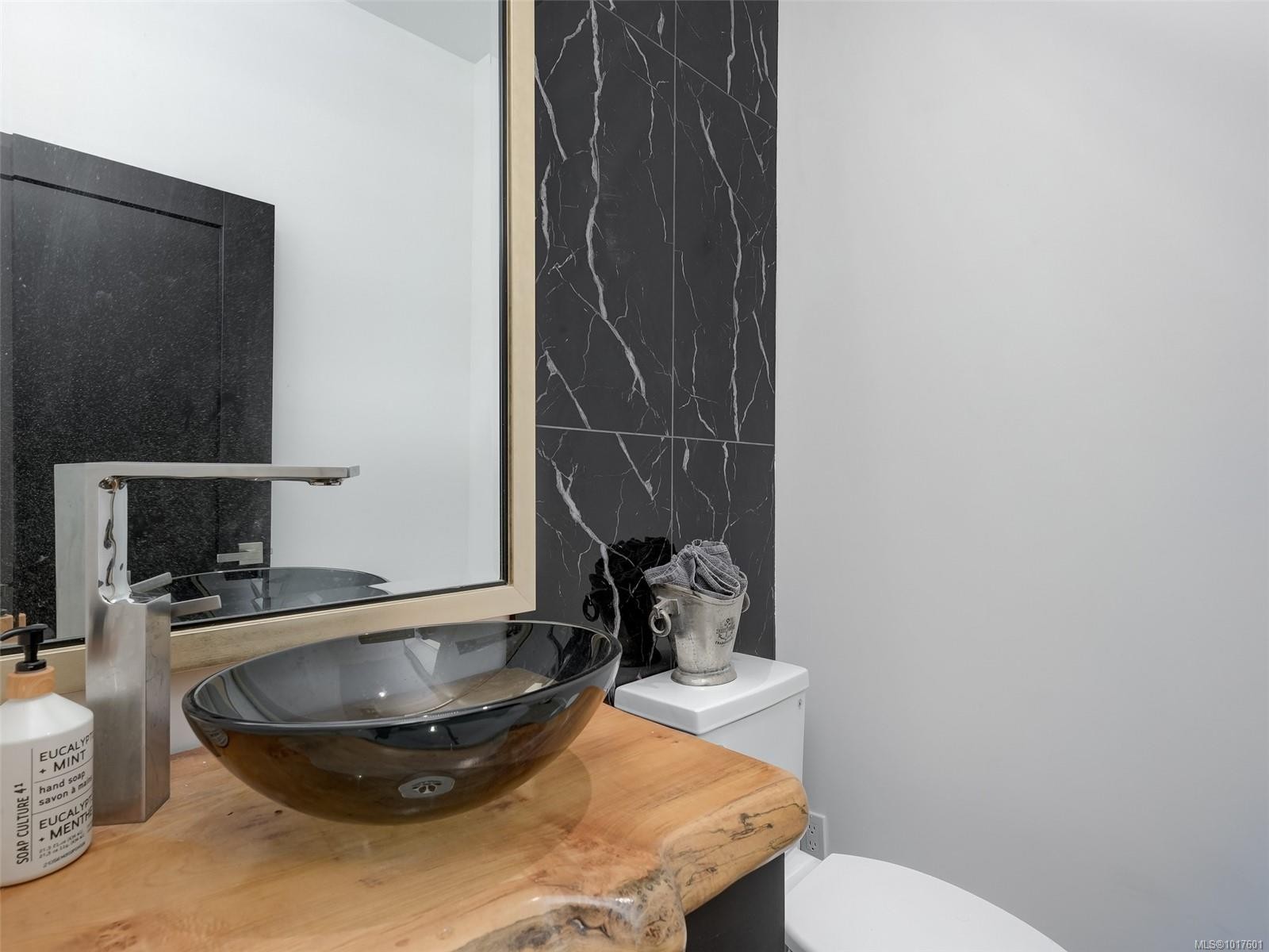 7551 Ocean Park Pl, Sooke, BC