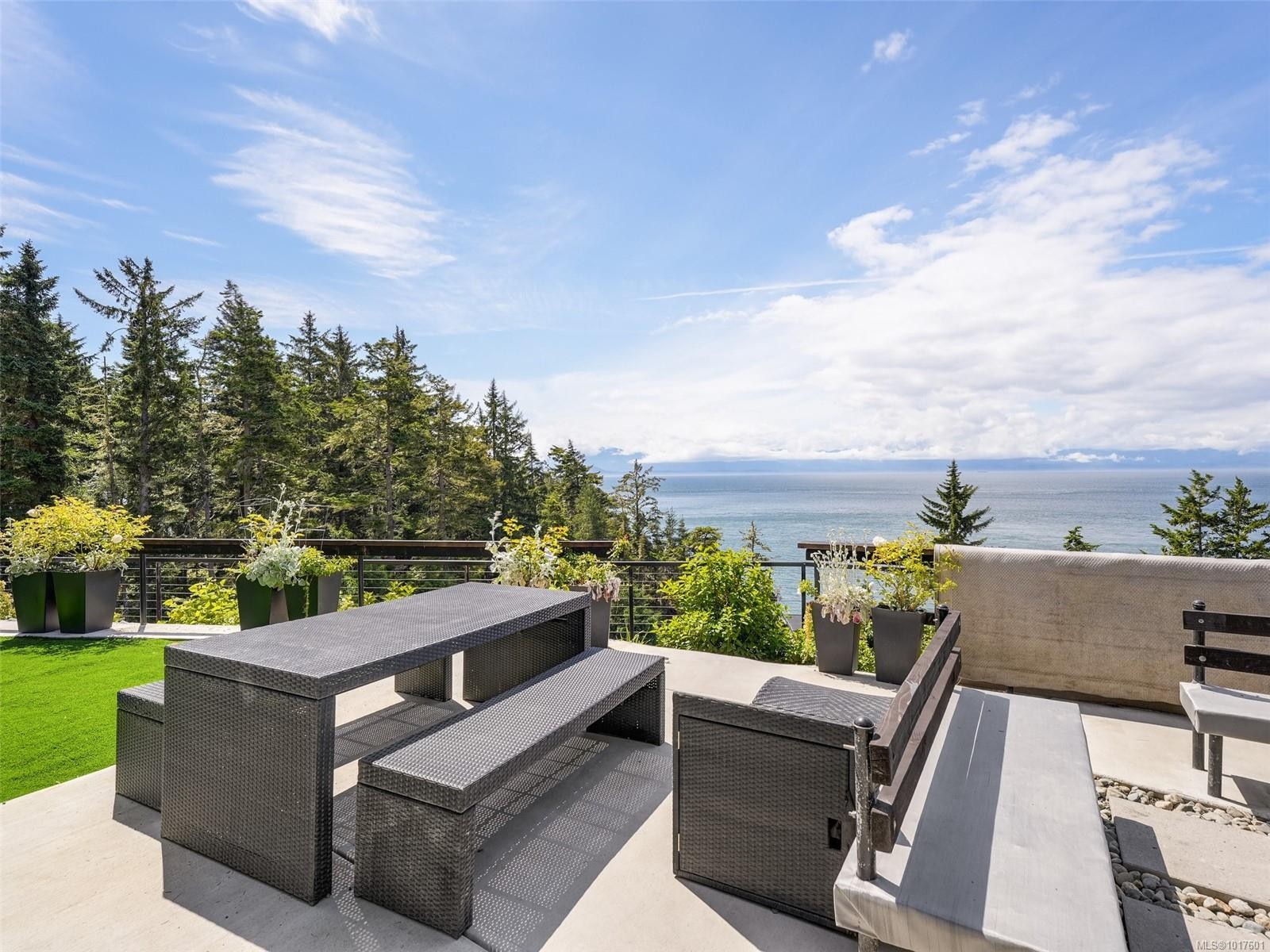 7551 Ocean Park Pl, Sooke, BC