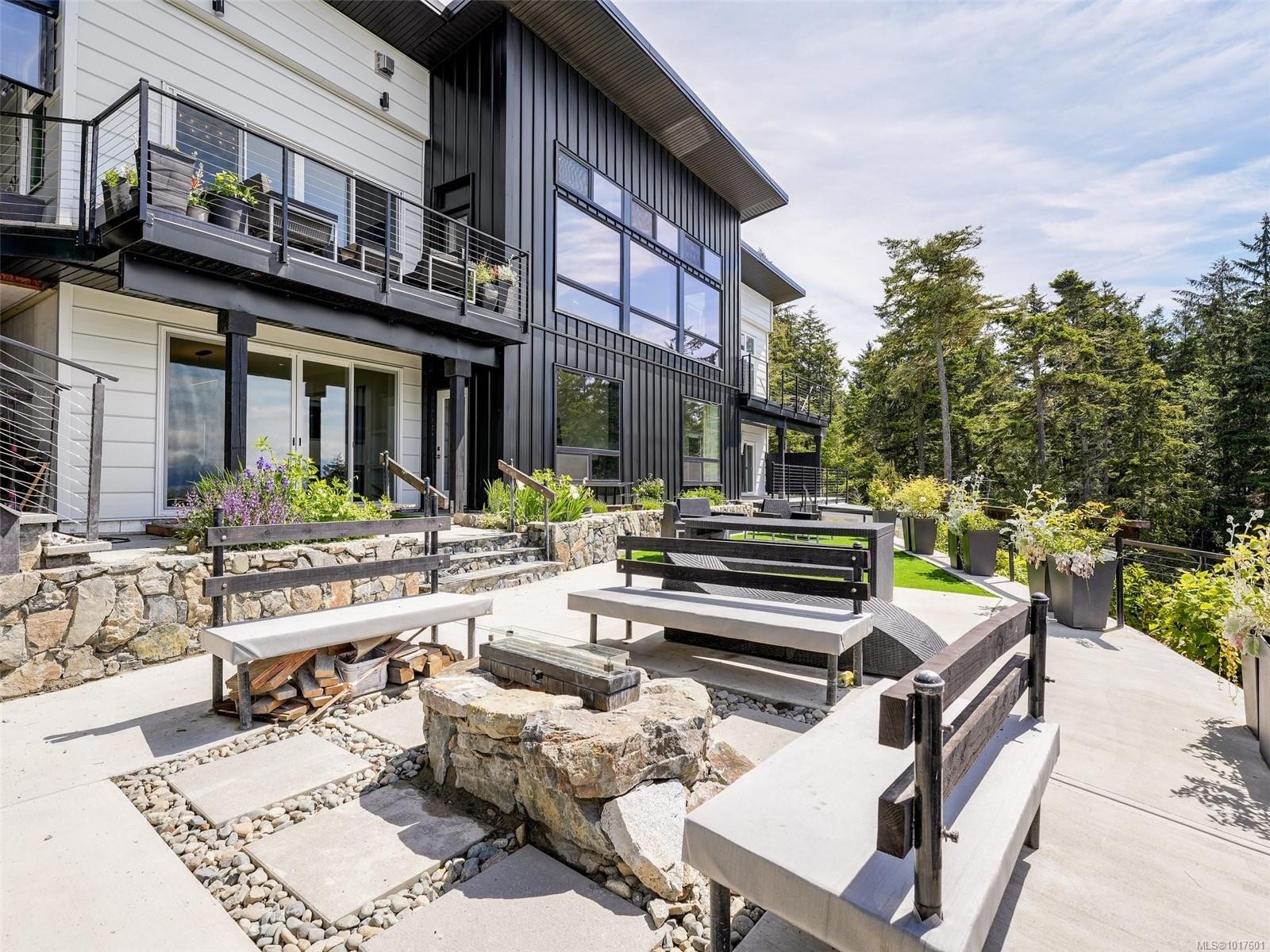 7551 Ocean Park Pl, Sooke, BC