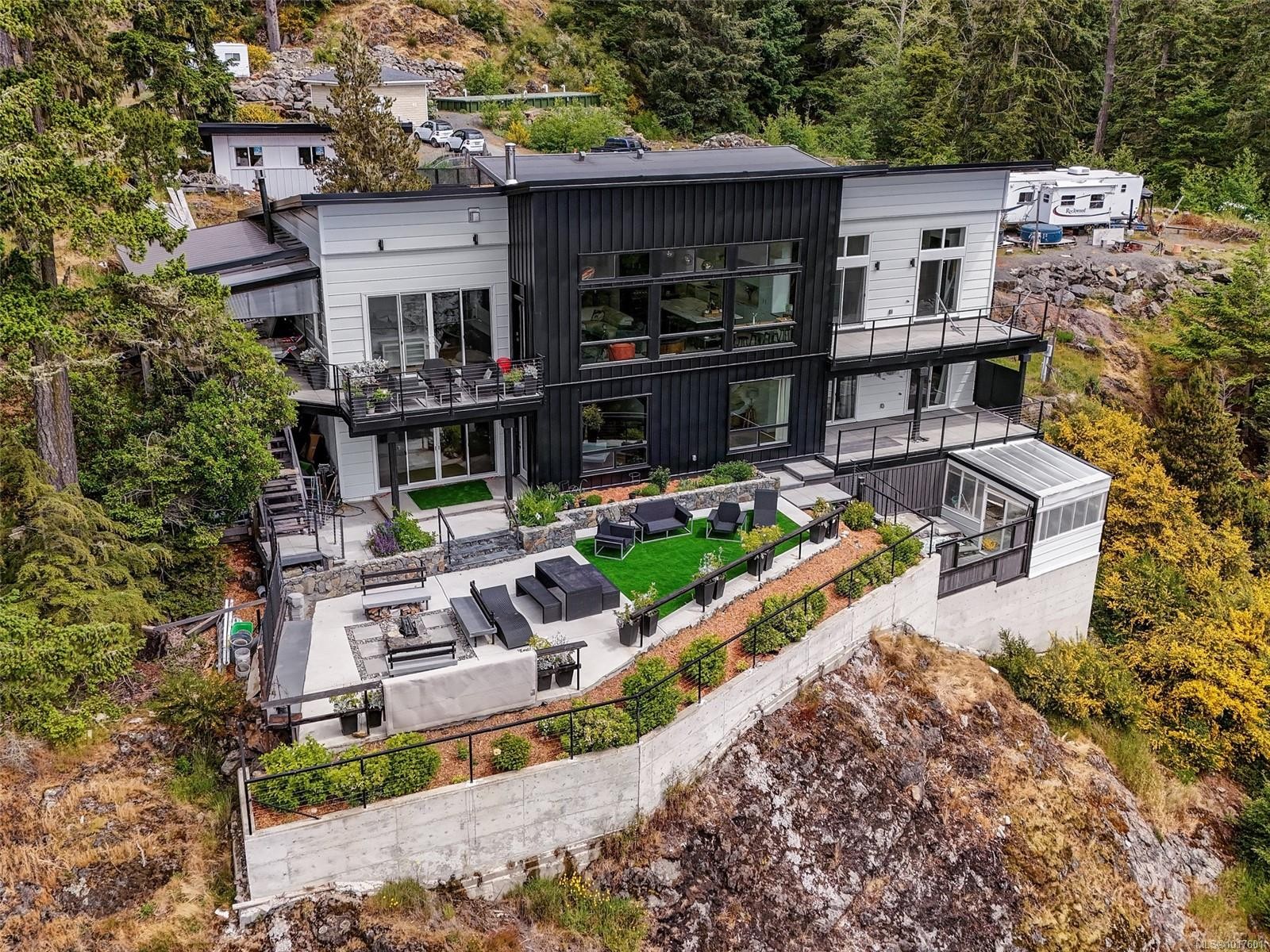 7551 Ocean Park Pl, Sooke, BC