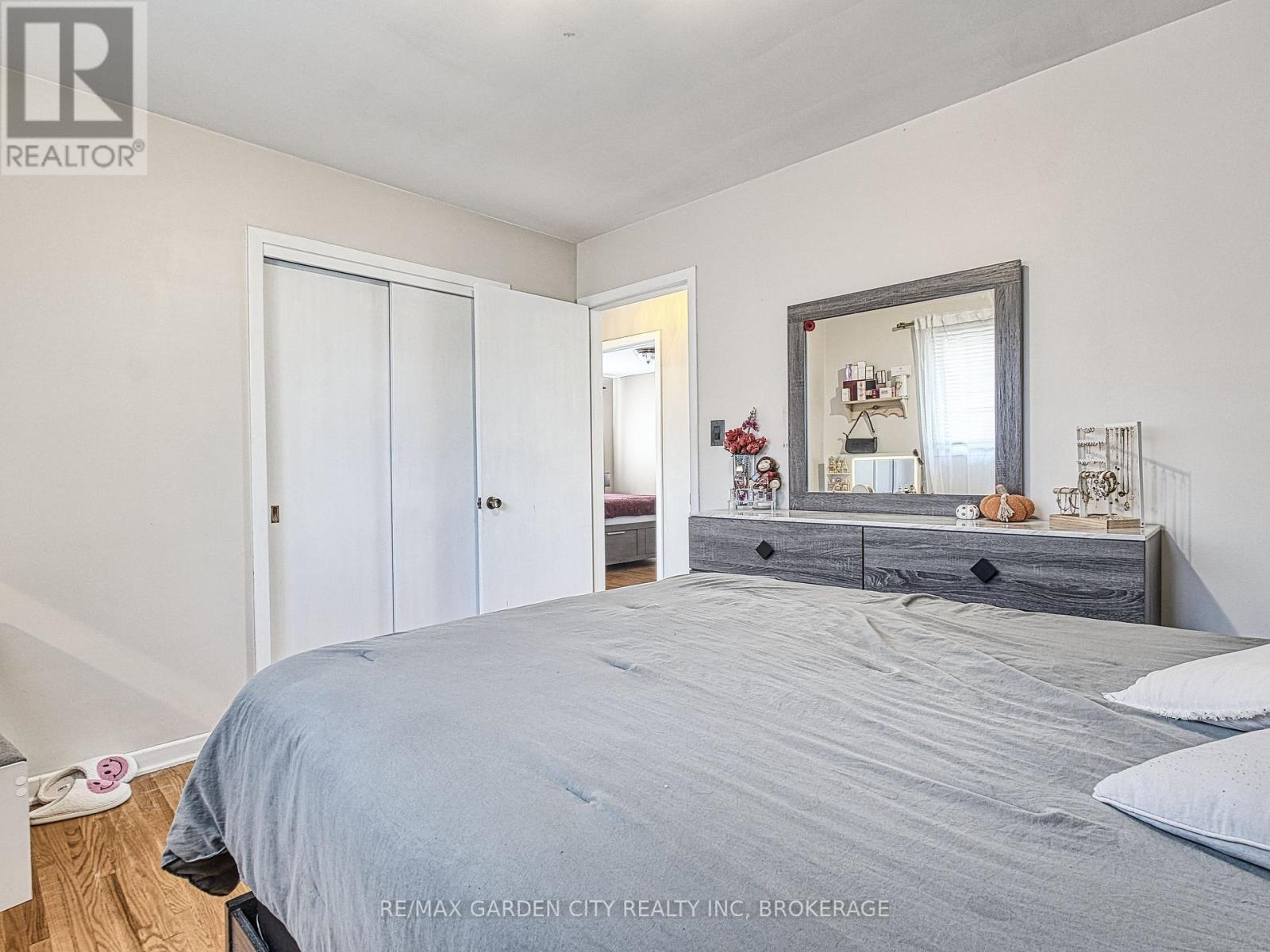 12 Princeway Drive, St. Catharines (Lakeport), ON - Indoor Photo Showing Bedroom