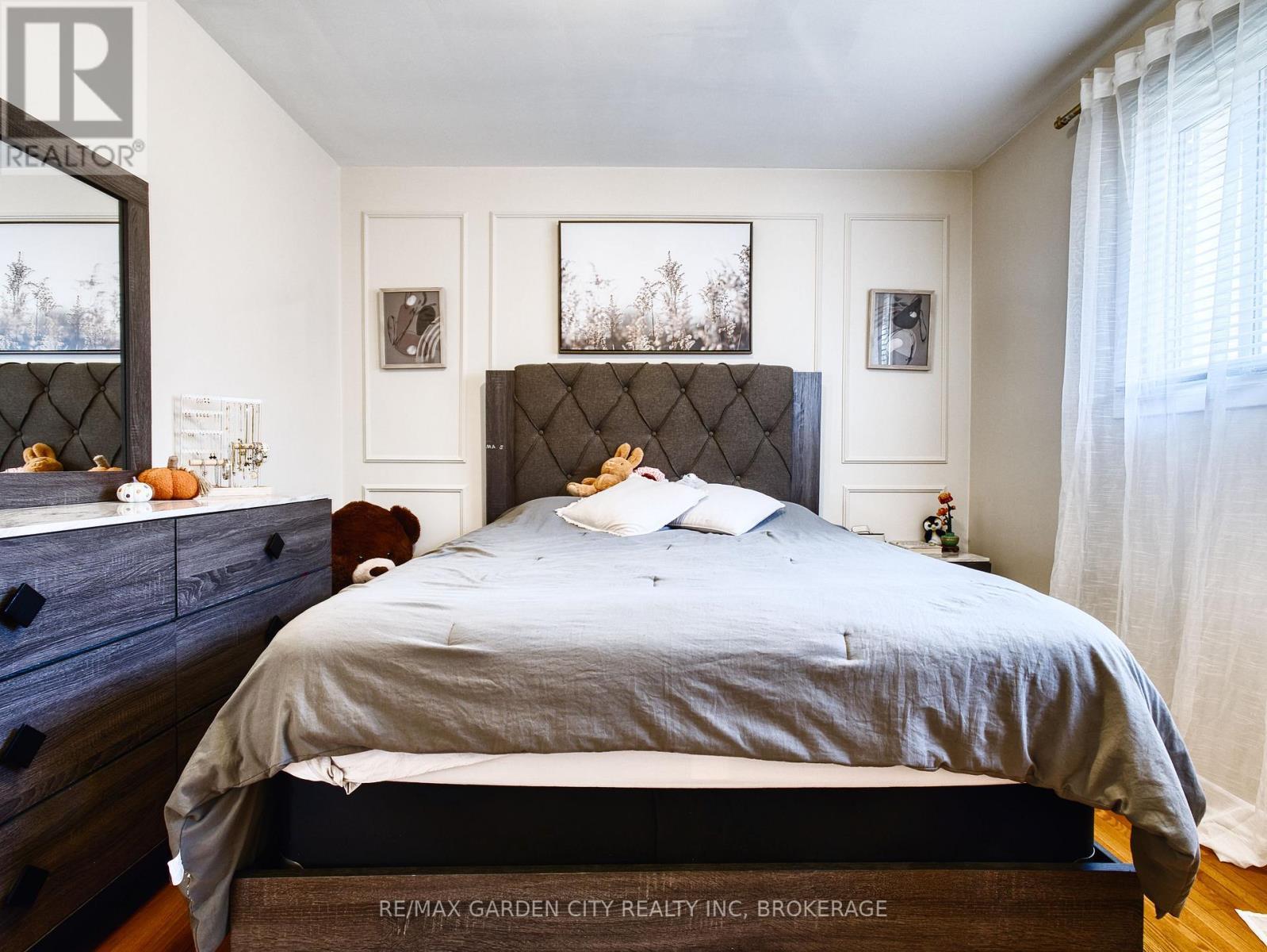 12 Princeway Drive, St. Catharines (Lakeport), ON - Indoor Photo Showing Bedroom