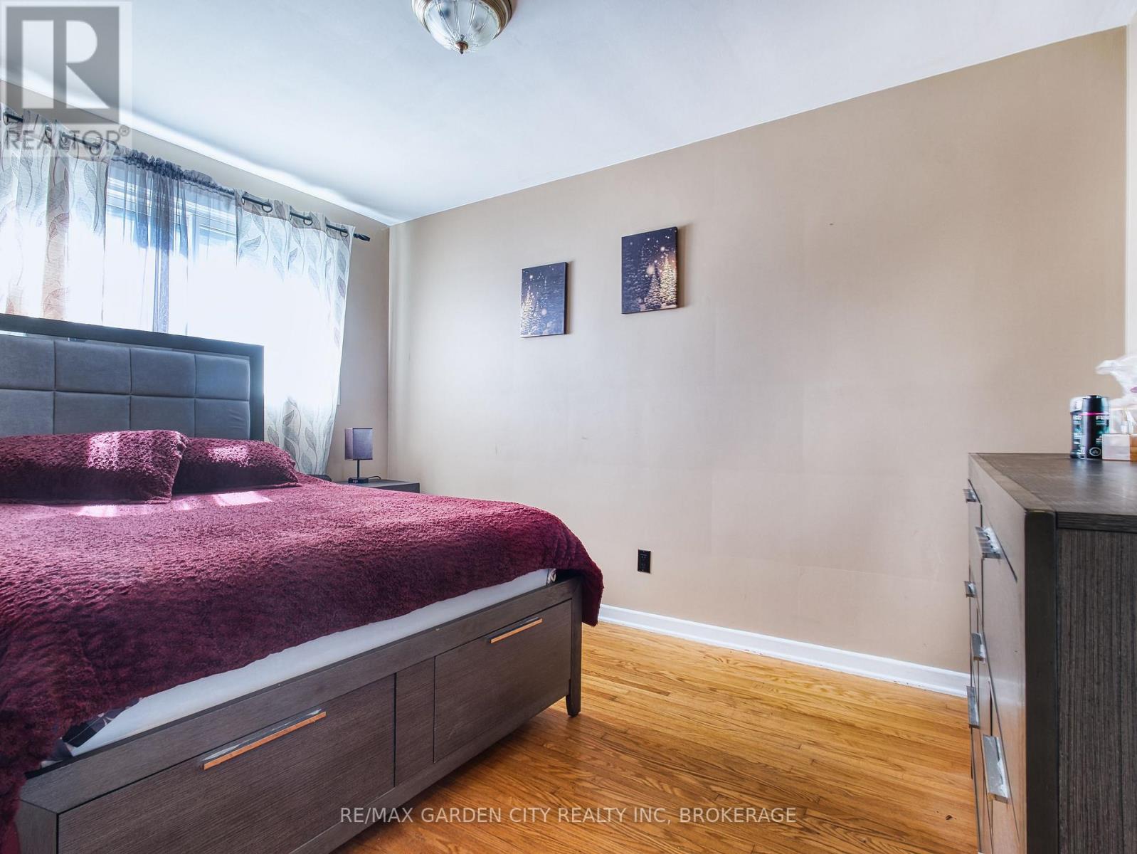 12 Princeway Drive, St. Catharines (Lakeport), ON - Indoor Photo Showing Bedroom