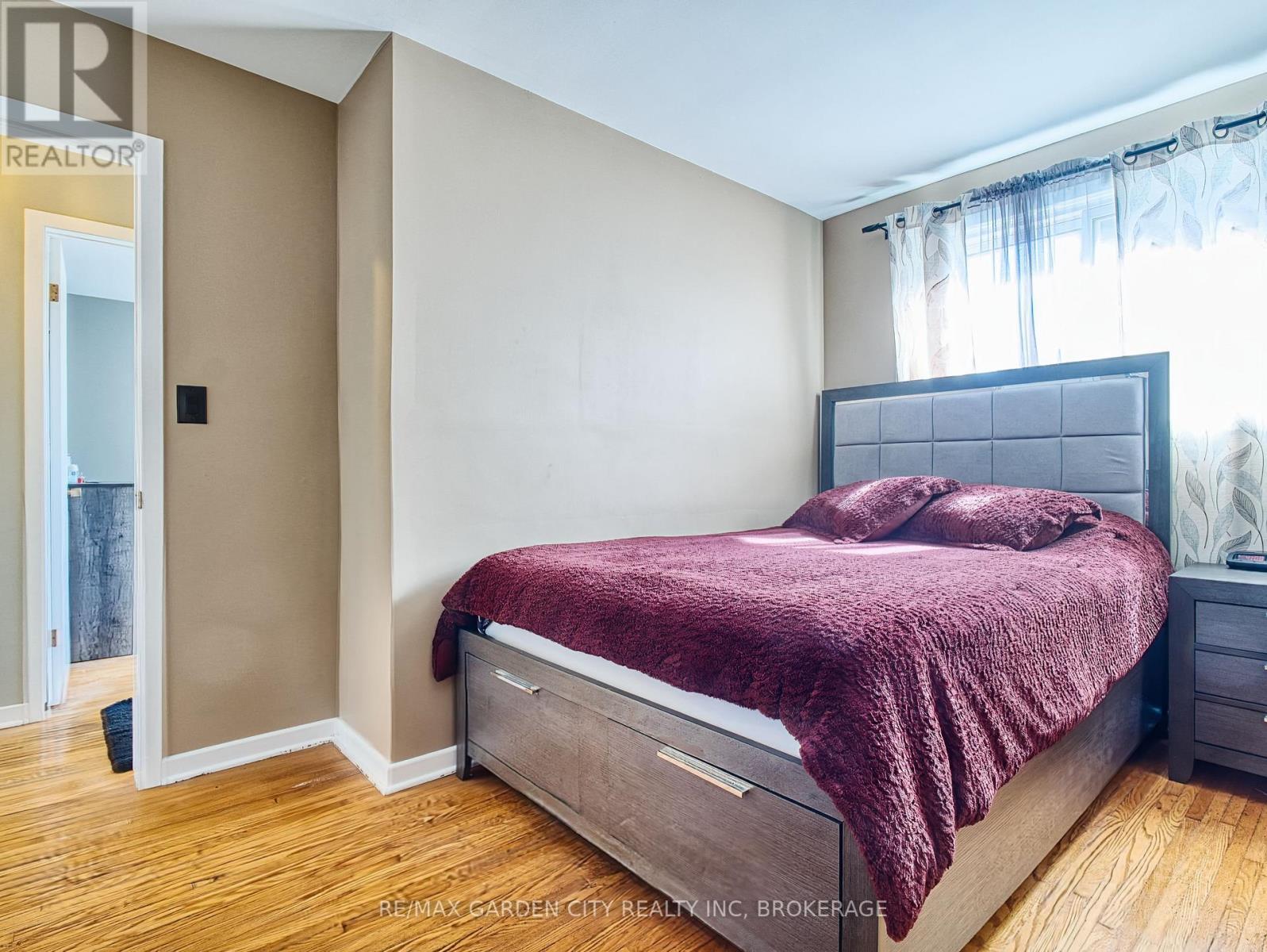 12 Princeway Drive, St. Catharines (Lakeport), ON - Indoor Photo Showing Bedroom