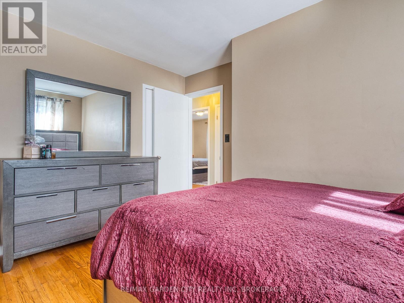 12 Princeway Drive, St. Catharines (Lakeport), ON - Indoor Photo Showing Bedroom