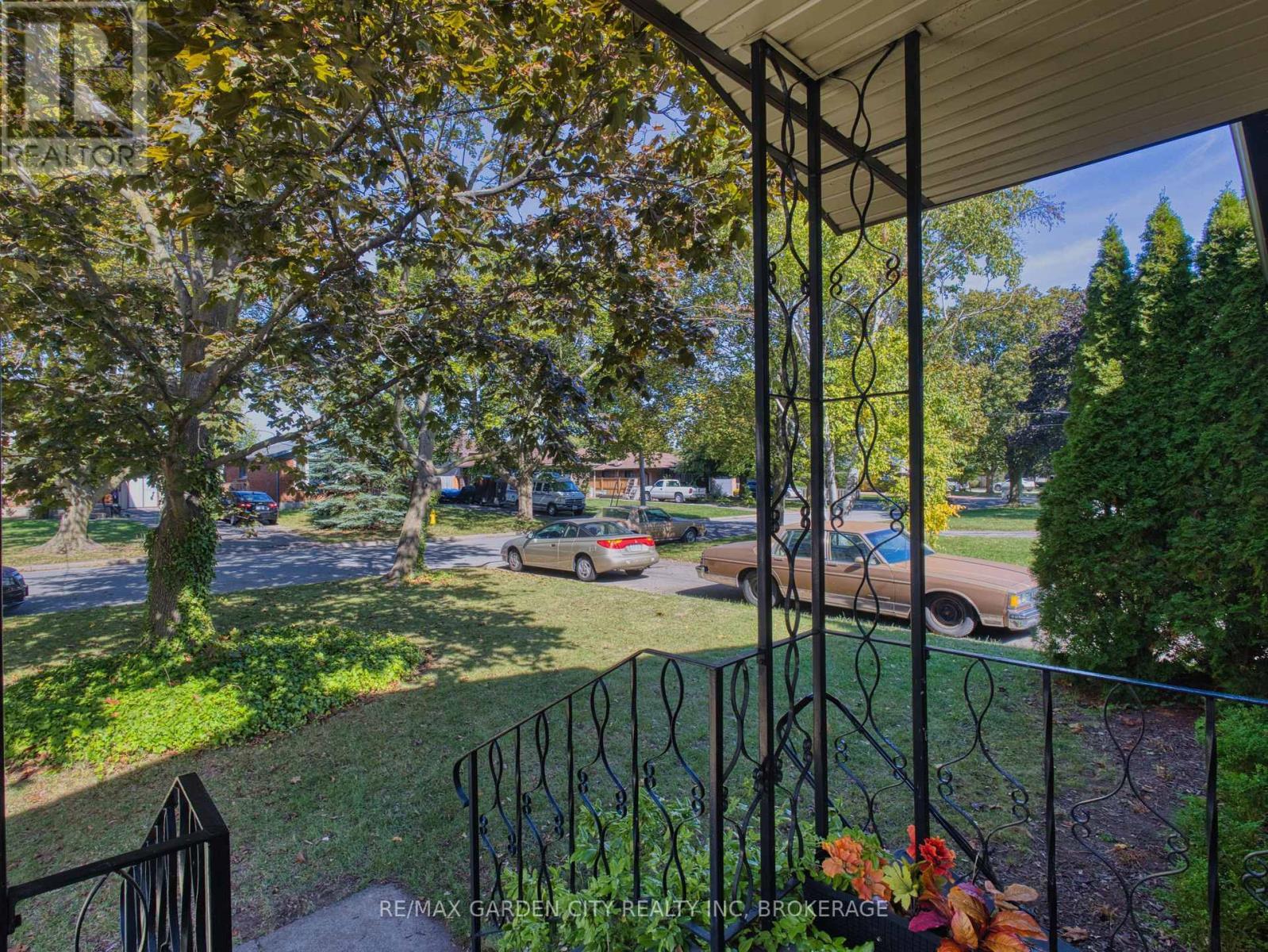 12 Princeway Drive, St. Catharines (Lakeport), ON - Outdoor