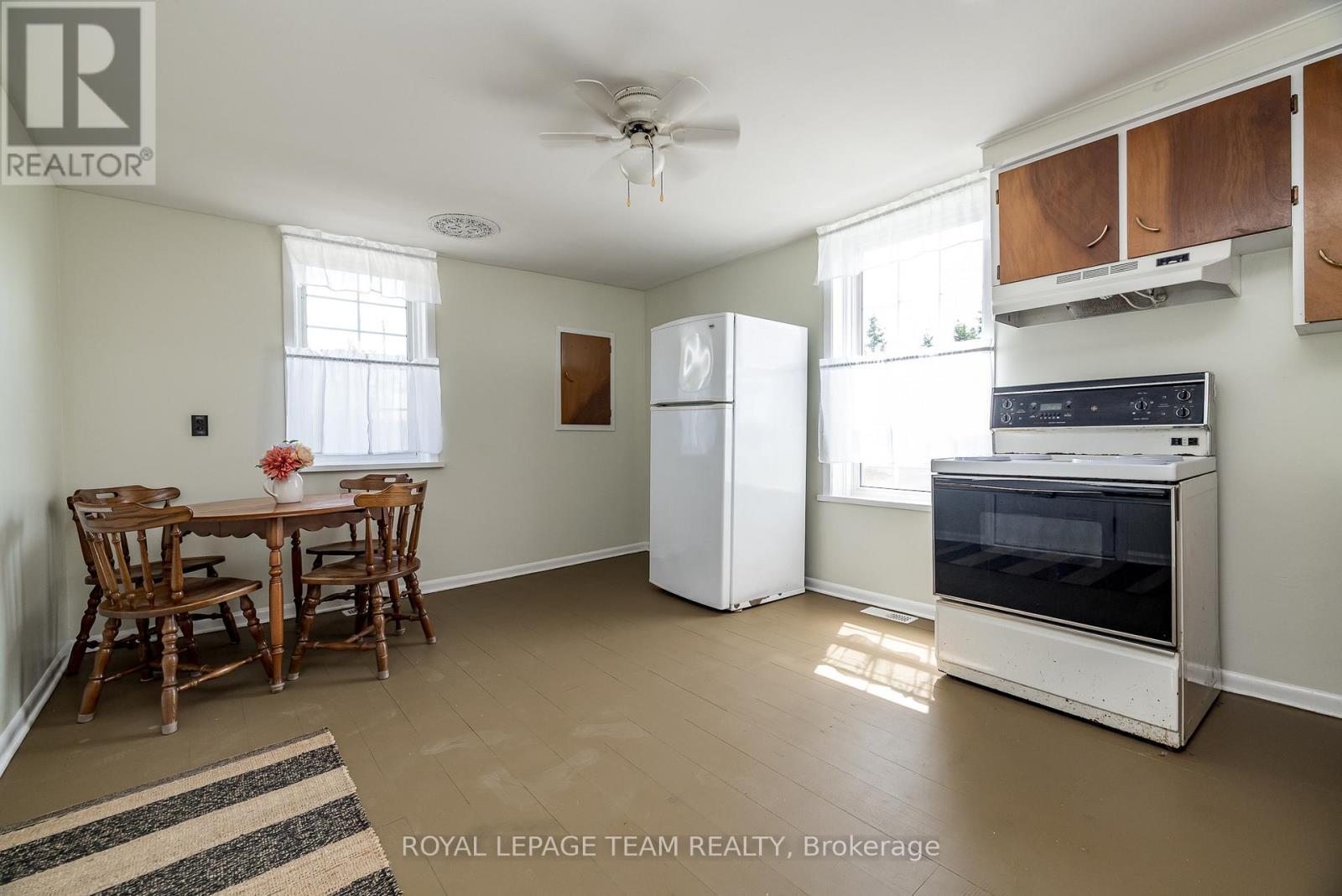 2106 Dunrobin Road, Ottawa, ON - Indoor