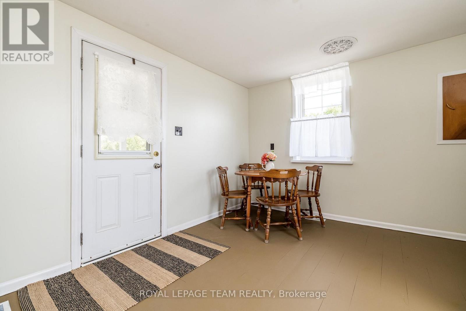 2106 Dunrobin Road, Ottawa, ON - Indoor Photo Showing Other Room