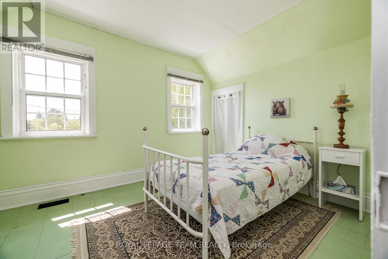 2106 Dunrobin Road, Ottawa, ON - Indoor Photo Showing Bedroom
