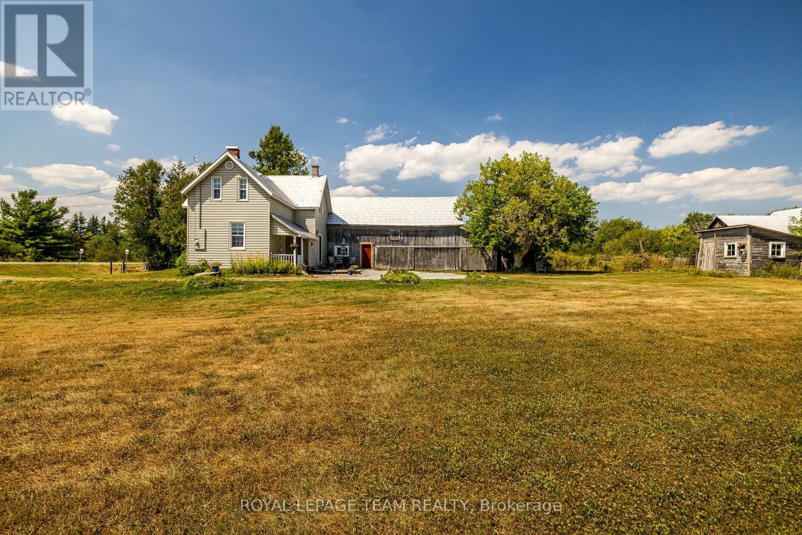 2106 Dunrobin Road, Ottawa, ON - Outdoor