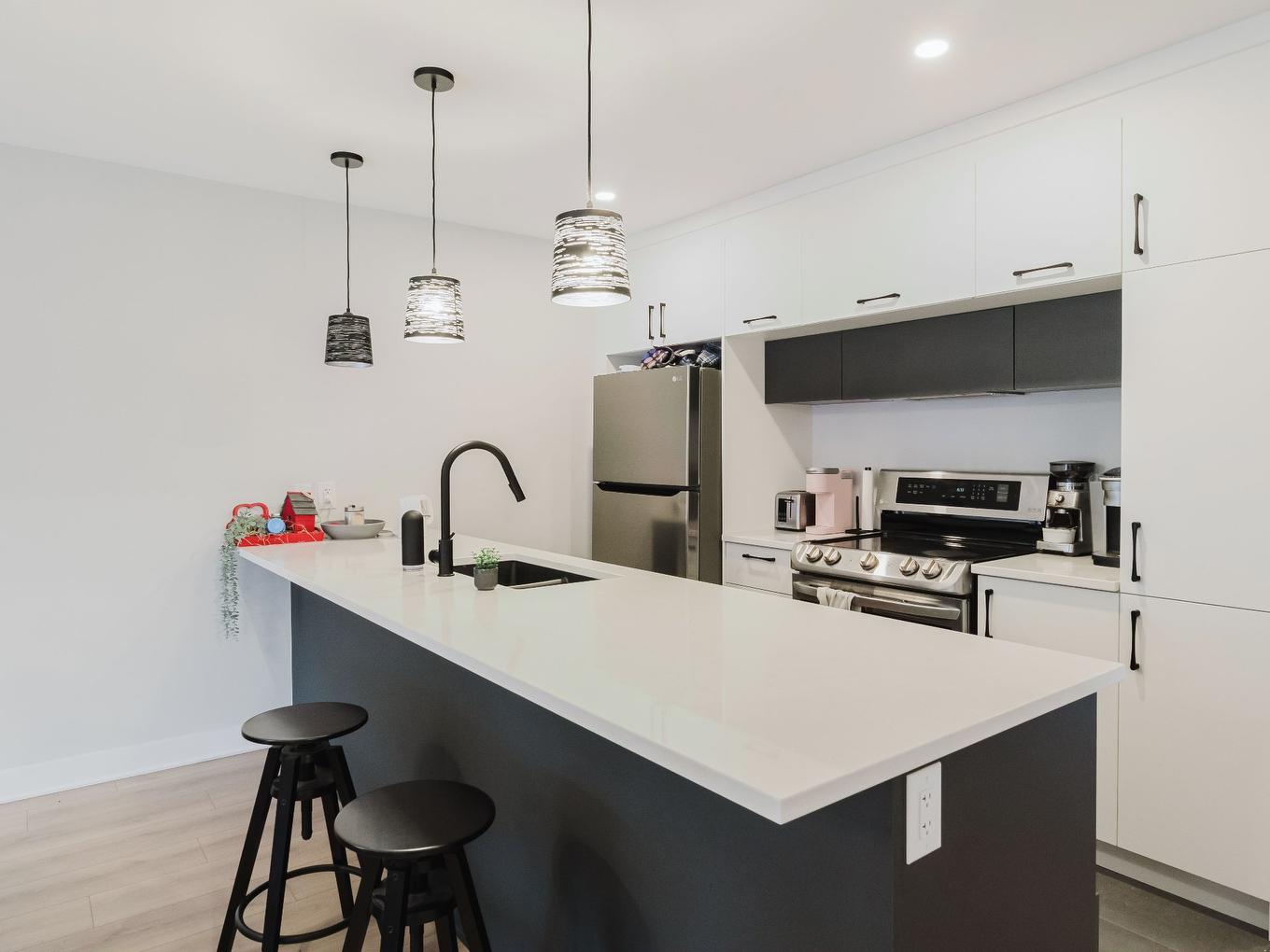 Kitchen - 947 Rue Lamarche, Sherbrooke (Les Nations), QC - Indoor Photo Showing Kitchen With Upgraded Kitchen