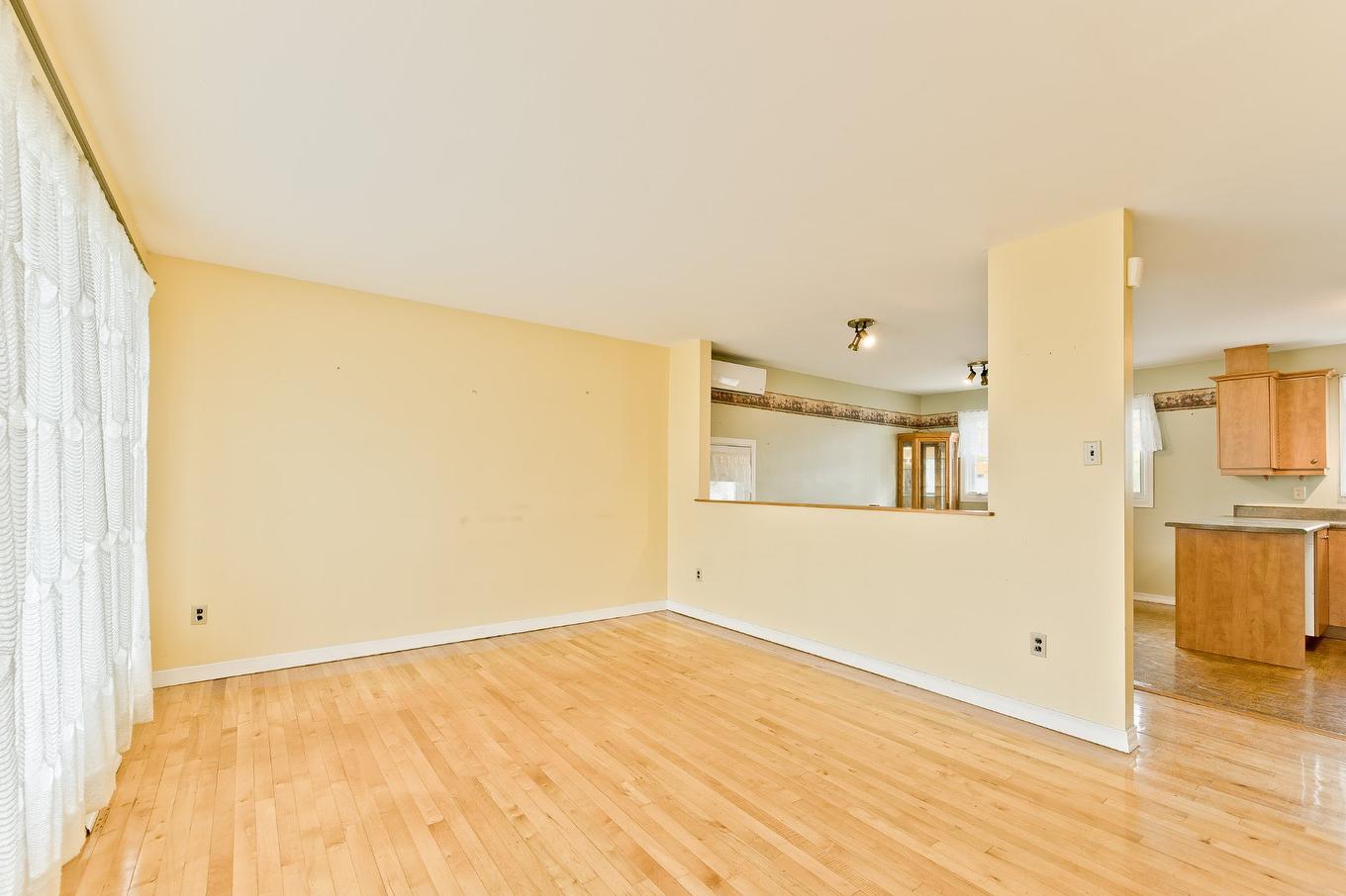 Living room - 892 Rue Des Muguets, Sherbrooke (Fleurimont), QC - Indoor Photo Showing Other Room