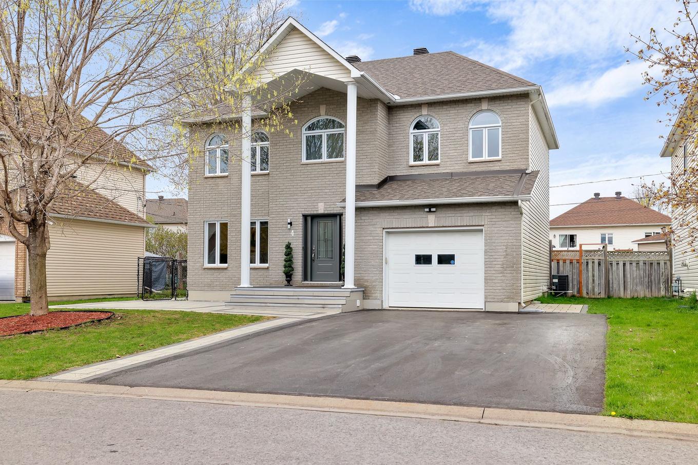 Exterior entrance - 4 Rue Molière, Gatineau (Aylmer), QC - Outdoor With Facade