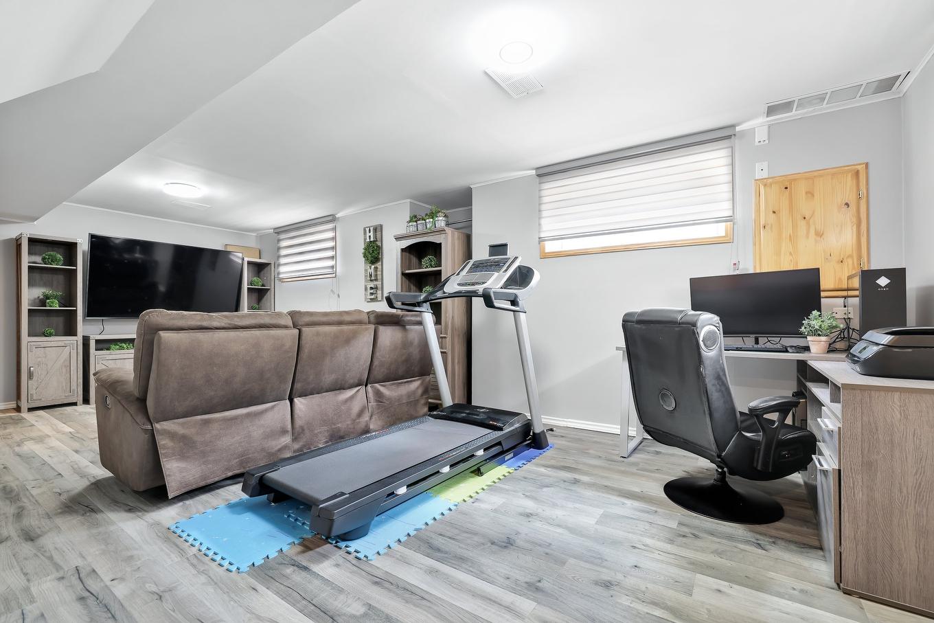 Basement - 4 Rue Molière, Gatineau (Aylmer), QC - Indoor Photo Showing Gym Room