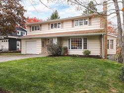 43 Deepwood Crescent  Halifax, NS B3M 2Y5