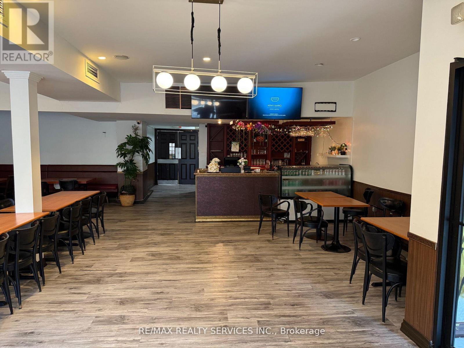 354 Main Street W, Hamilton, ON