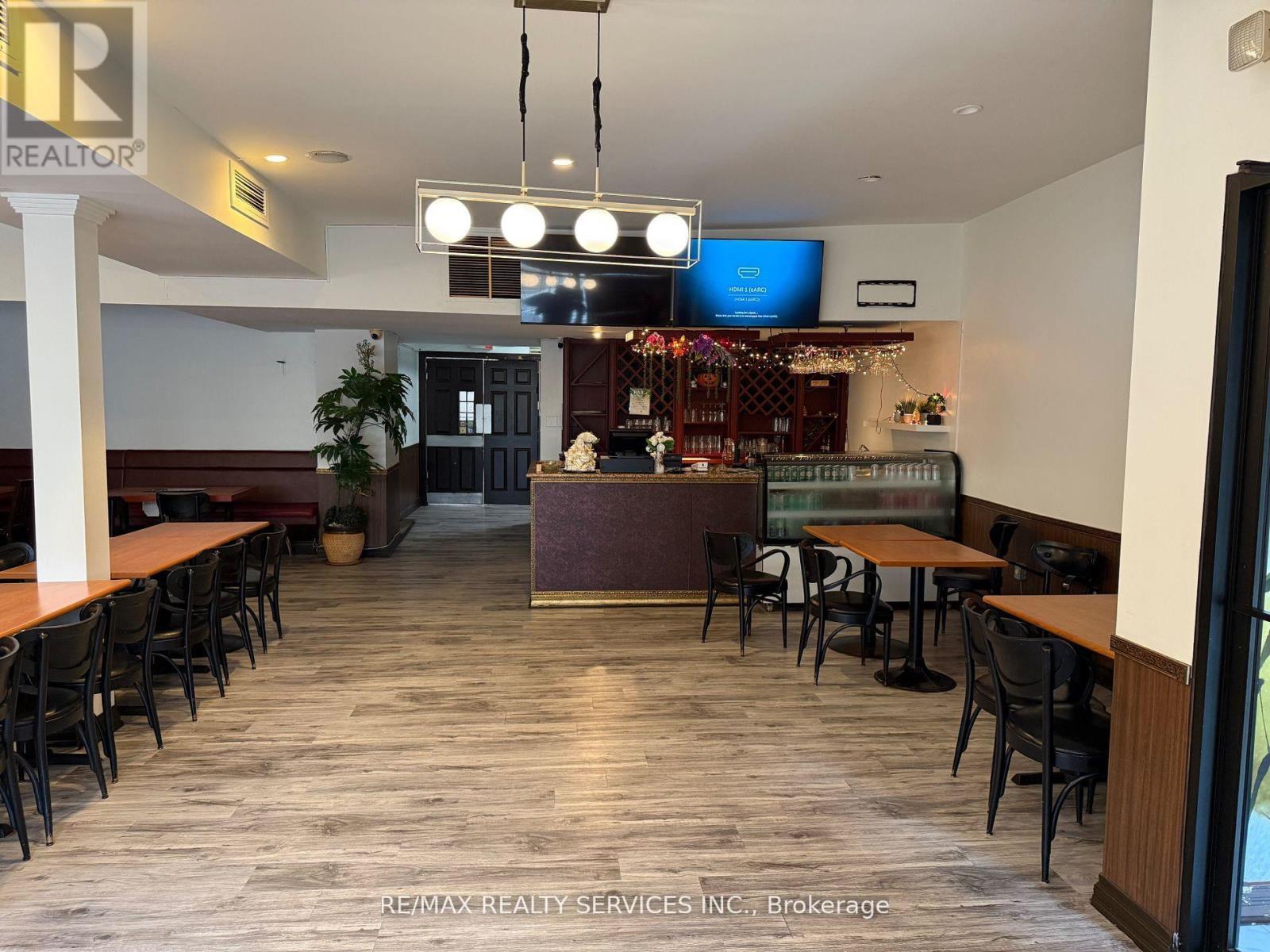 354 Main Street W, Hamilton, ON