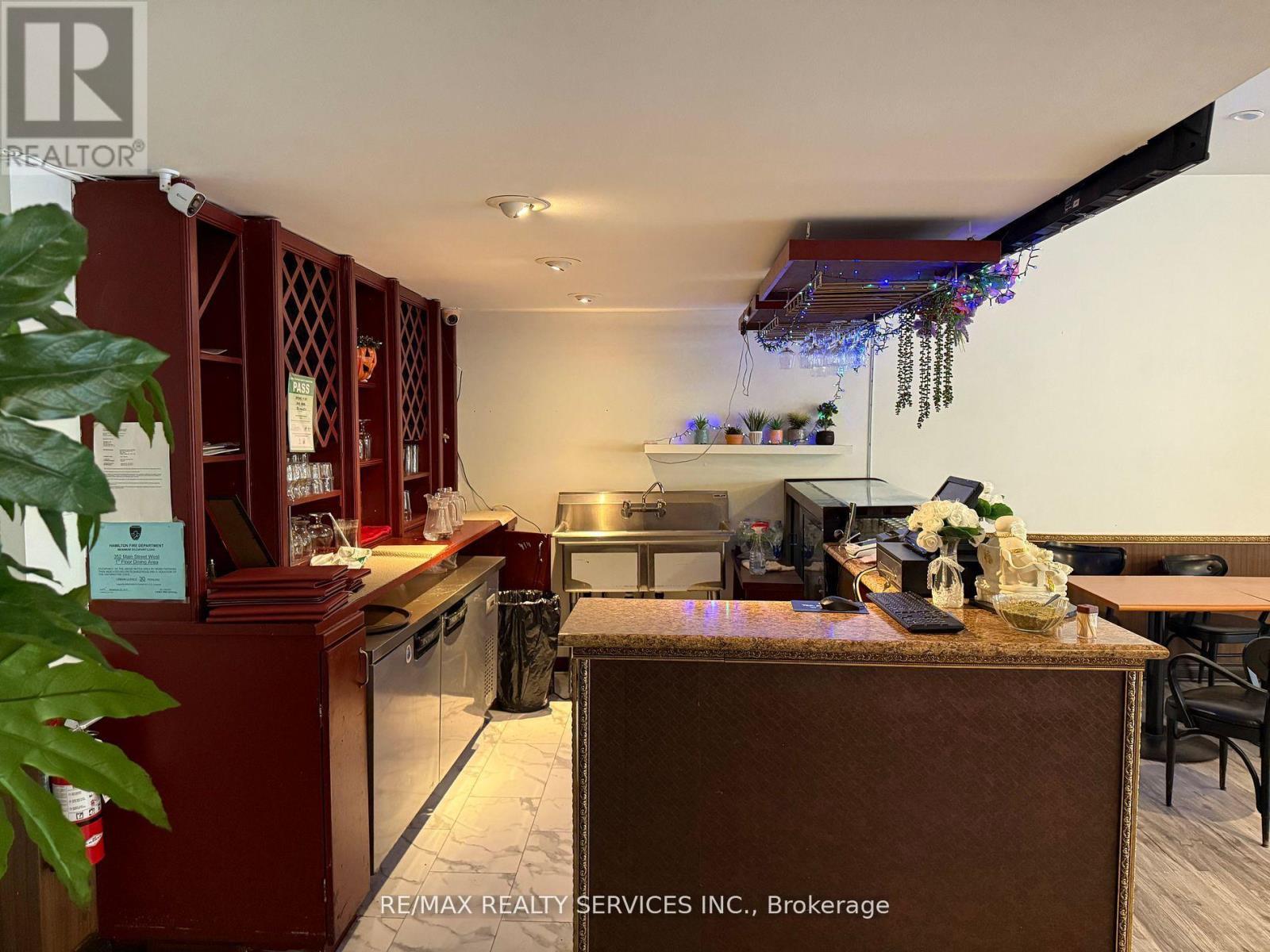 354 Main Street W, Hamilton, ON