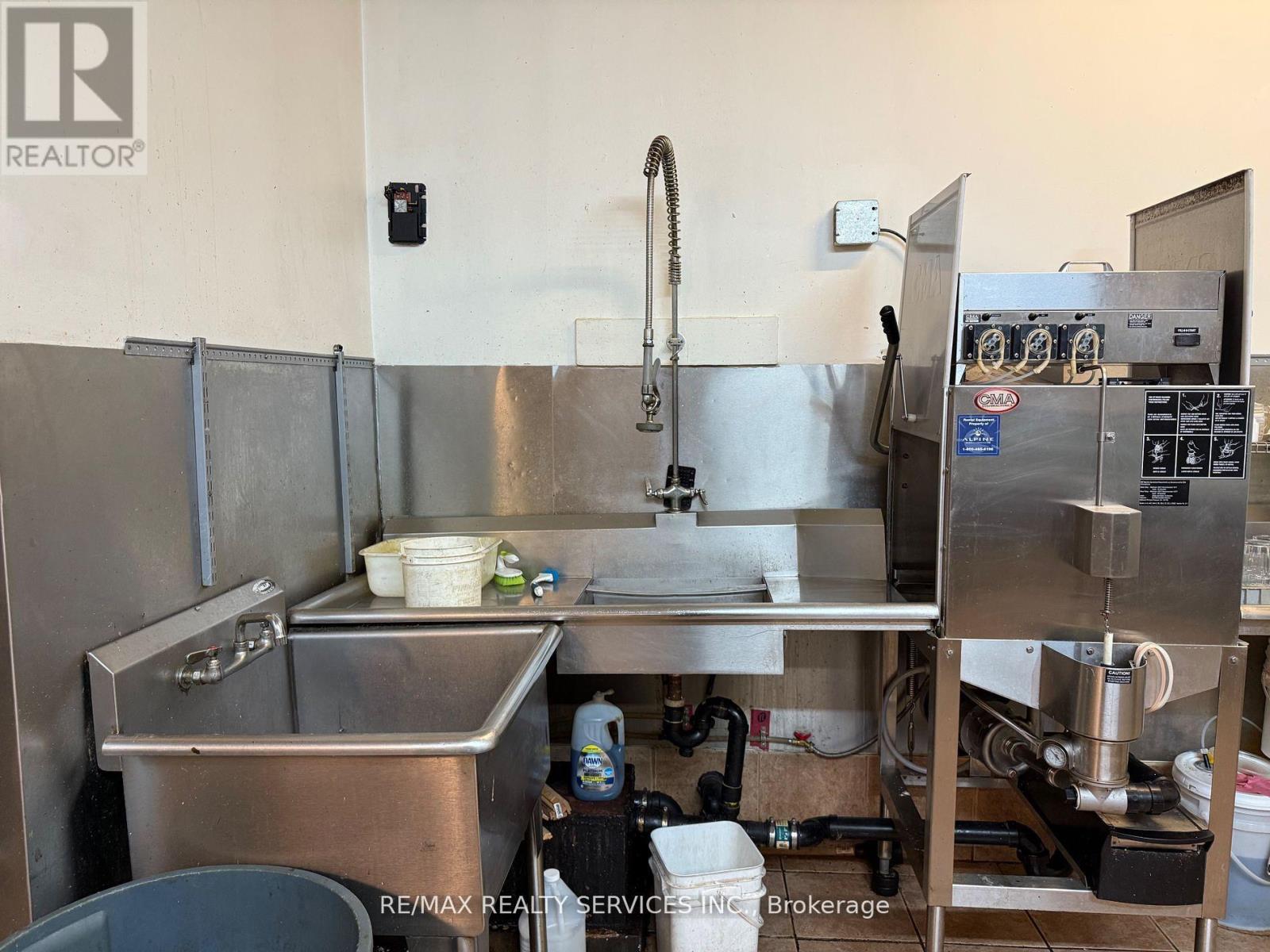 354 Main Street W, Hamilton, ON