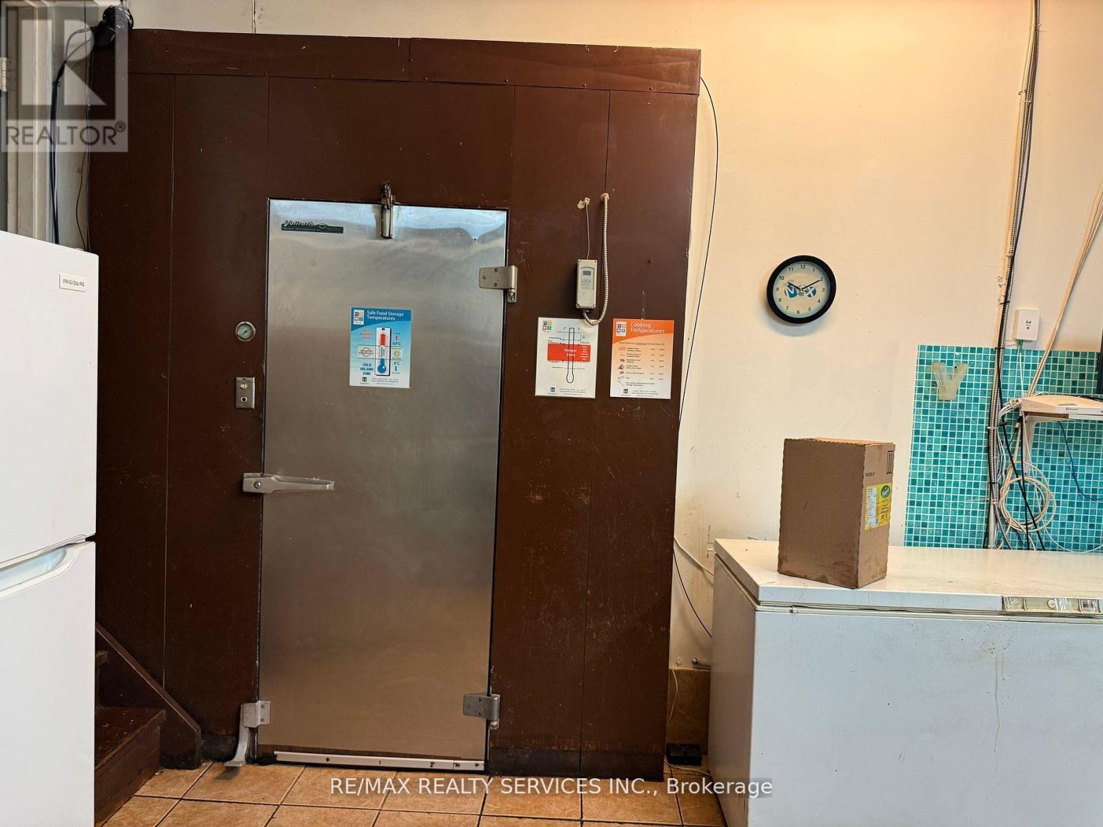 354 Main Street W, Hamilton, ON