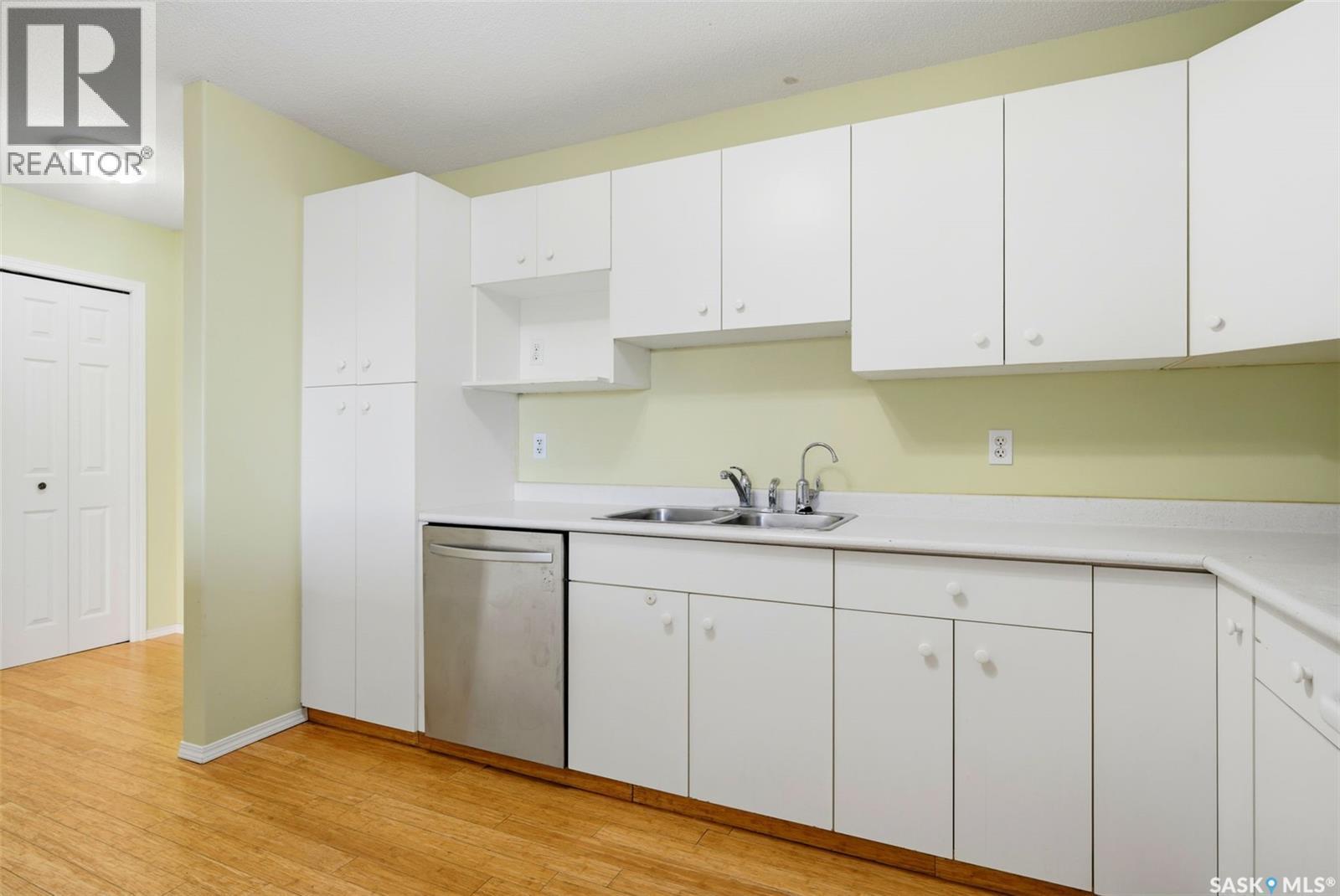 310 2203 Angus Street, Regina, SK - Indoor Photo Showing Kitchen With Double Sink