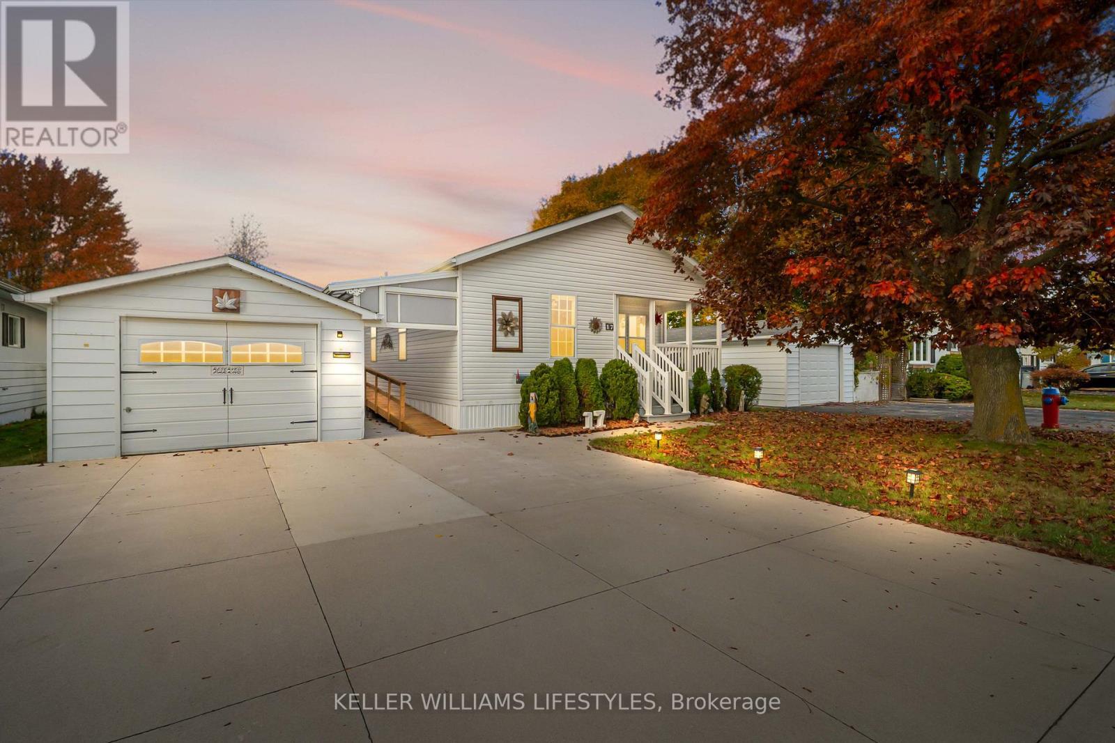 17 George Street, Strathroy-Caradoc (Se), ON - Outdoor