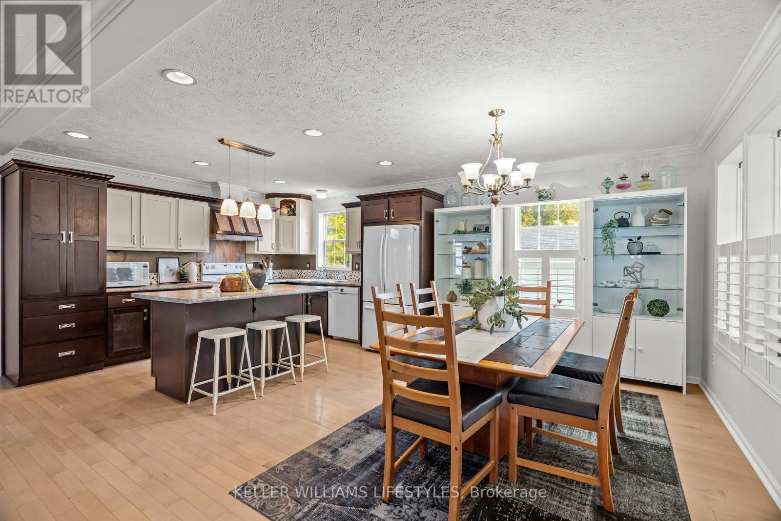 17 George Street, Strathroy-Caradoc (Se), ON - Indoor Photo Showing Other Room