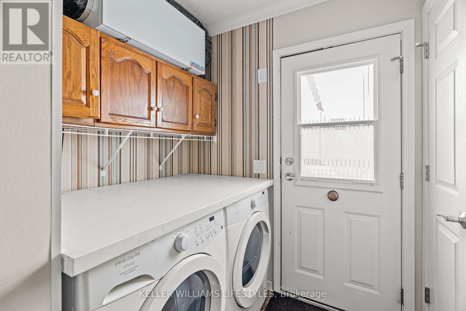 17 George Street, Strathroy-Caradoc (Se), ON - Indoor Photo Showing Laundry Room