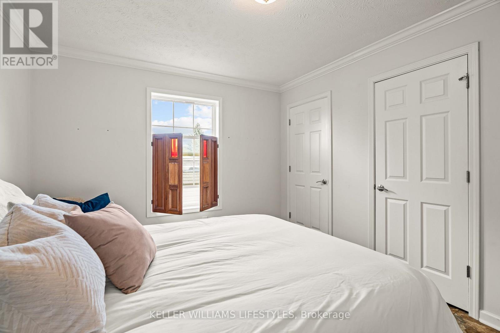 17 George Street, Strathroy-Caradoc (Se), ON - Indoor Photo Showing Bedroom