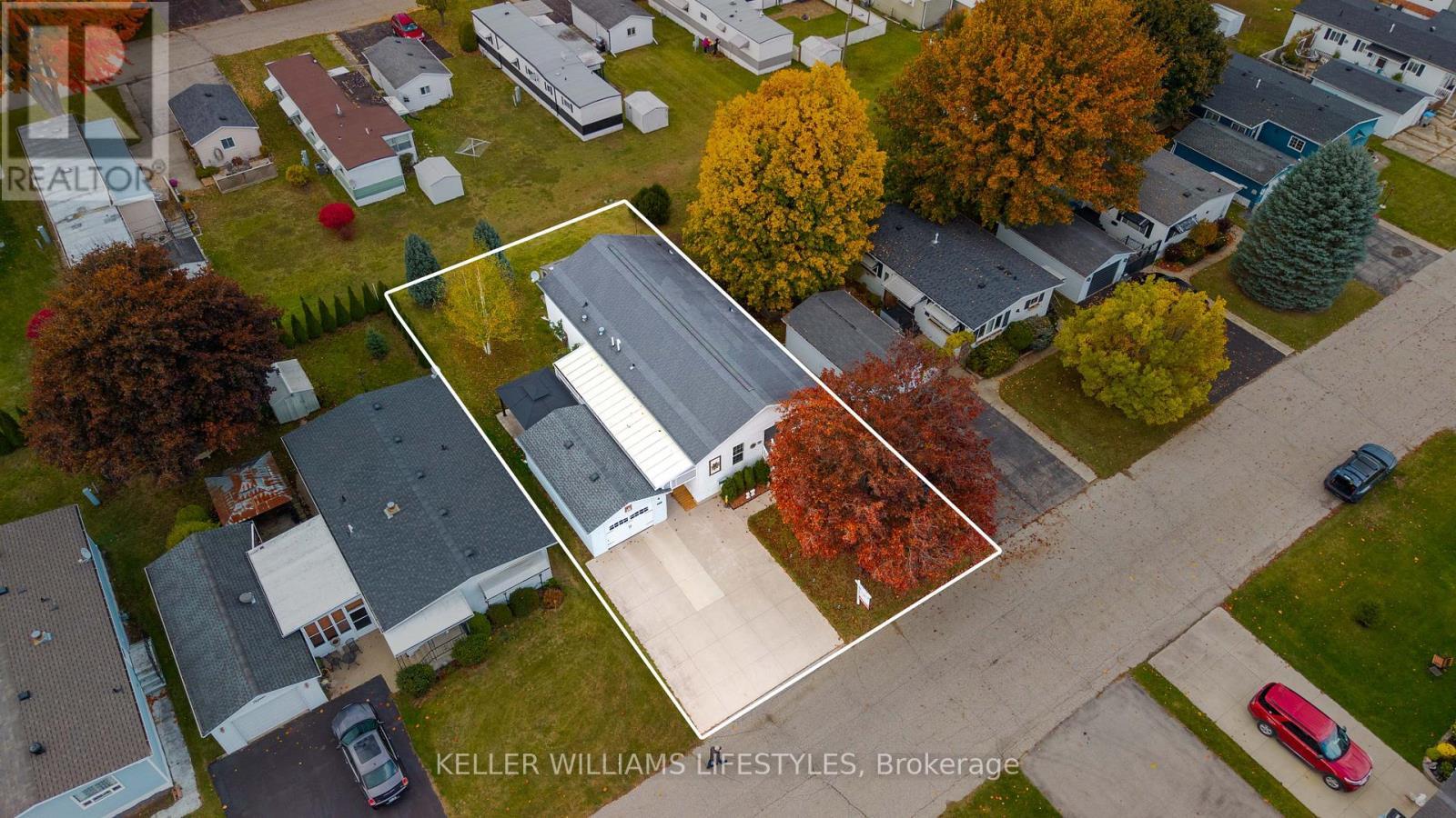 17 George Street, Strathroy-Caradoc (Se), ON - With View