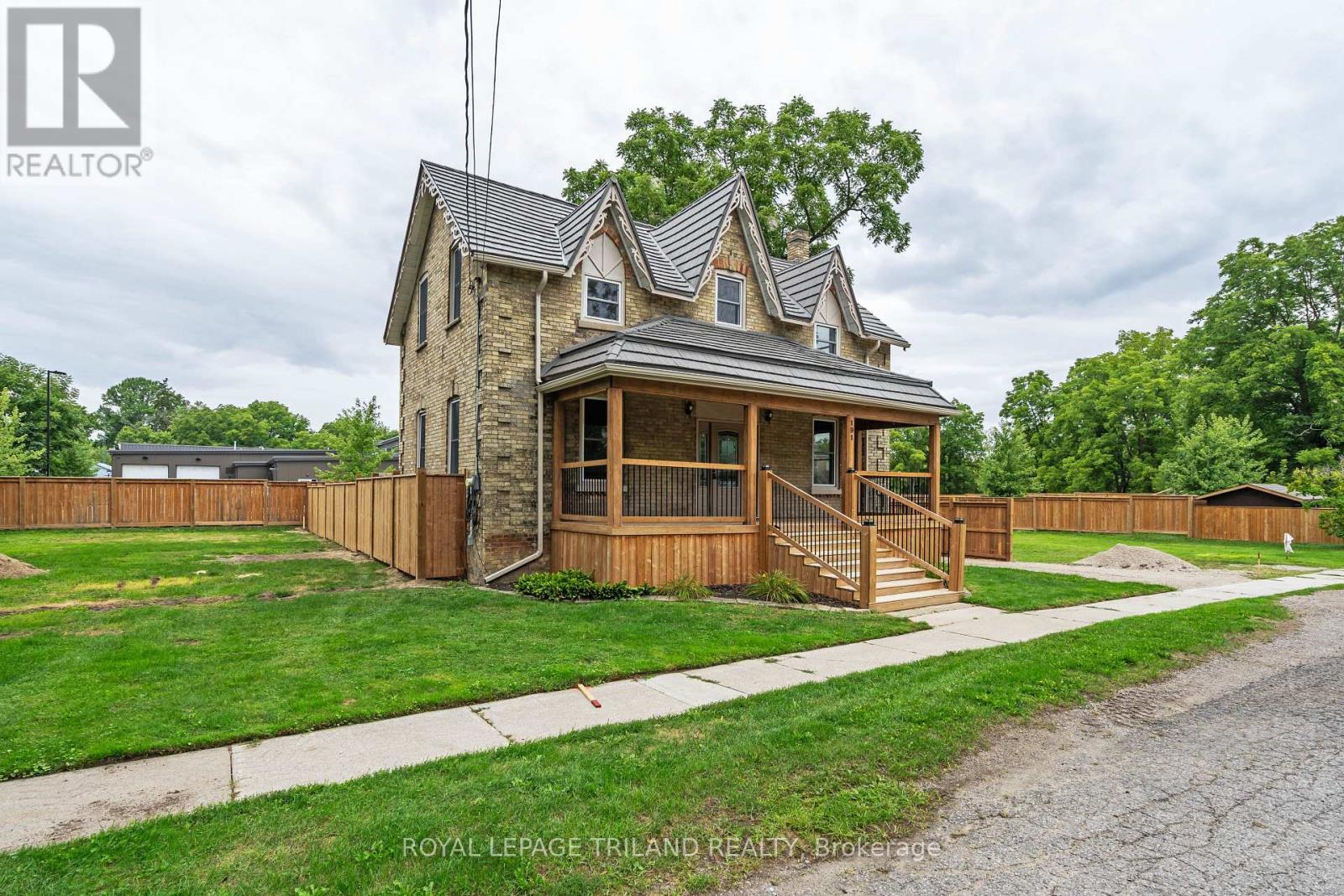 191 Catherine Street, North Middlesex (Parkhill), ON - Outdoor With Deck Patio Veranda