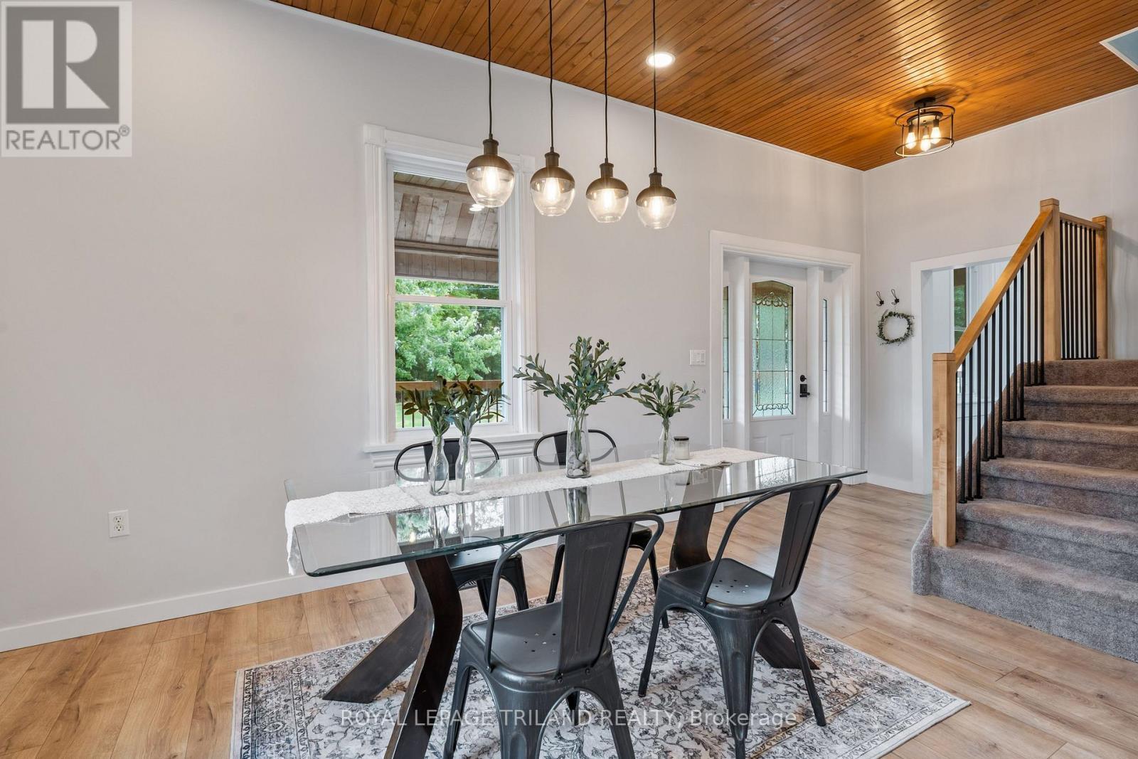191 Catherine Street, North Middlesex (Parkhill), ON - Indoor Photo Showing Dining Room