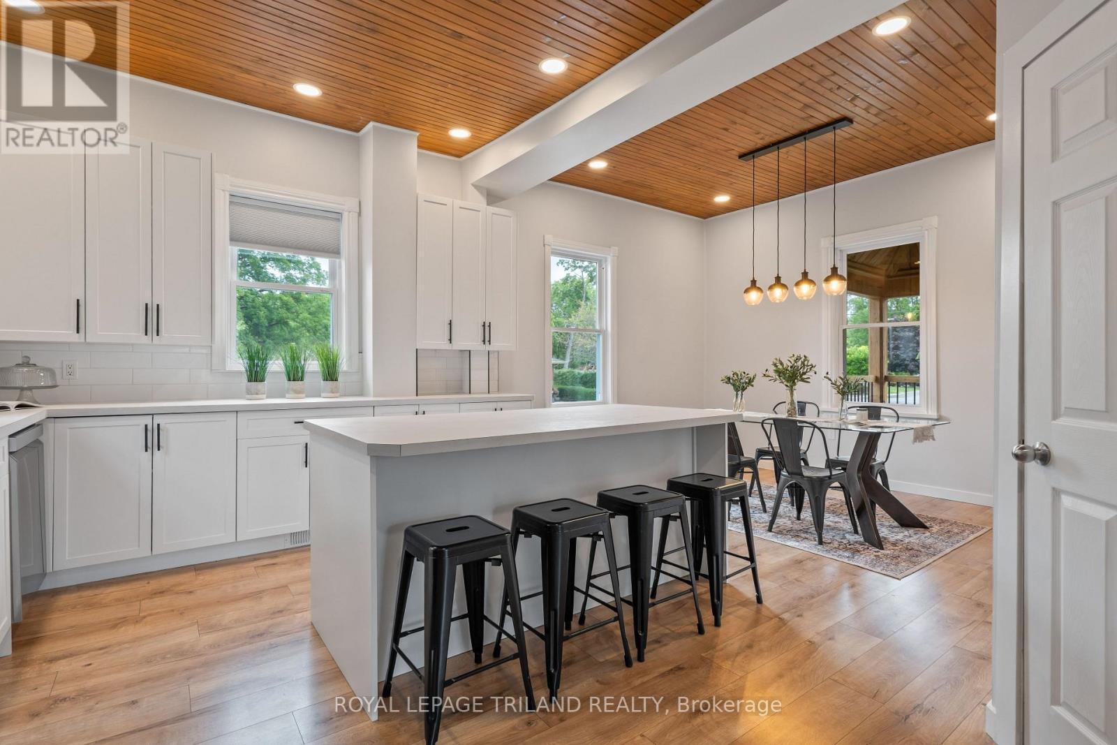 191 Catherine Street, North Middlesex (Parkhill), ON - Indoor Photo Showing Kitchen