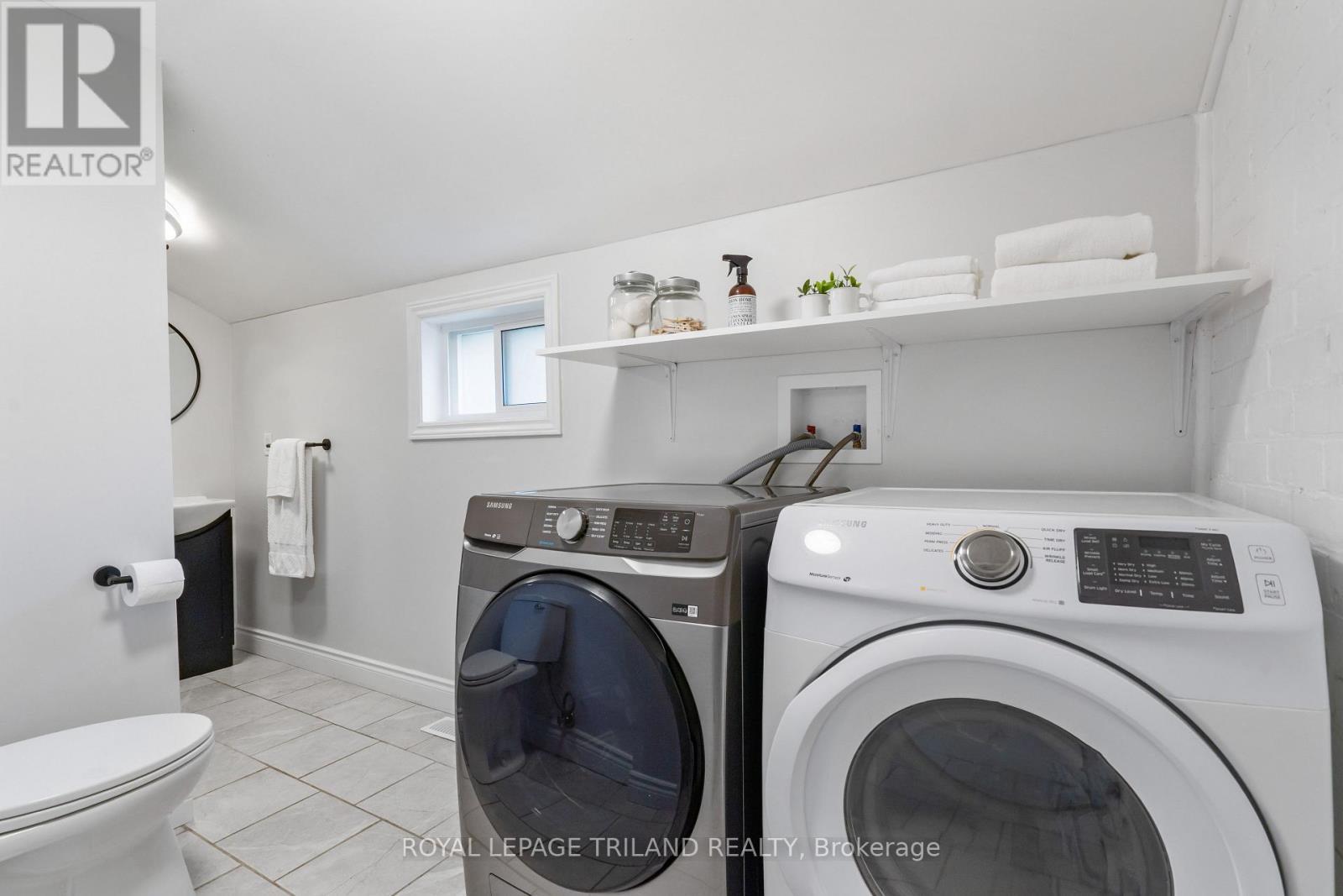 191 Catherine Street, North Middlesex (Parkhill), ON - Indoor Photo Showing Laundry Room