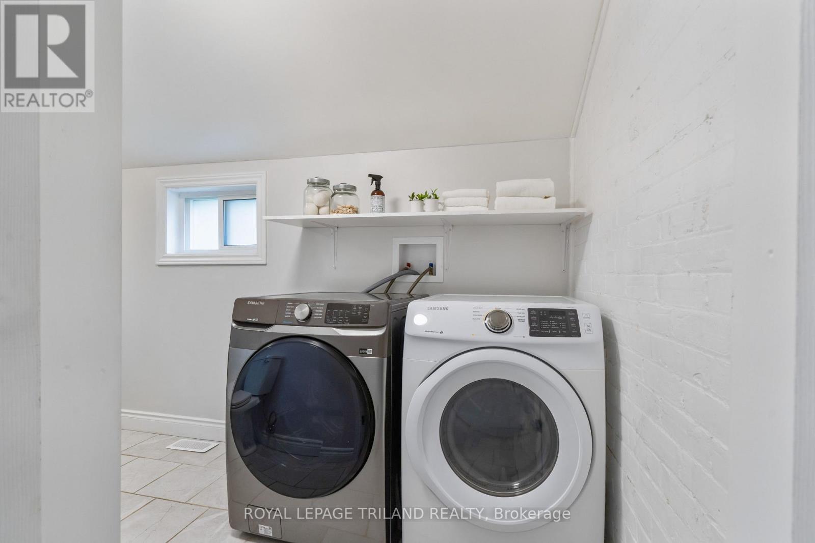 191 Catherine Street, North Middlesex (Parkhill), ON - Indoor Photo Showing Laundry Room