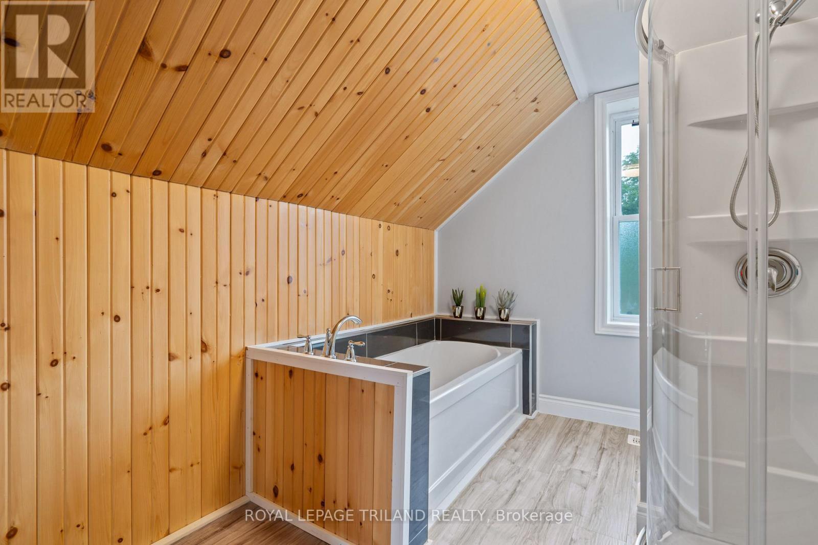 191 Catherine Street, North Middlesex (Parkhill), ON - Indoor