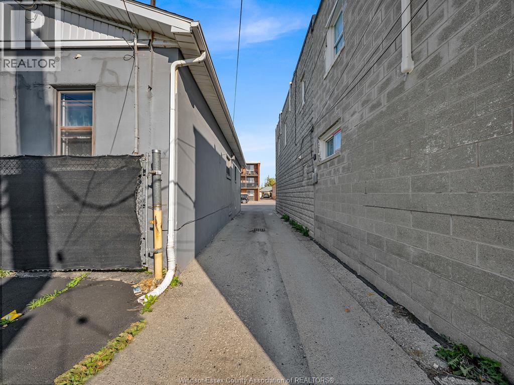 1145 Erie, Windsor, ON