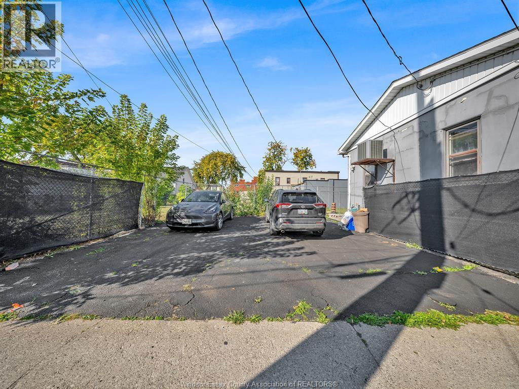 1145 Erie, Windsor, ON