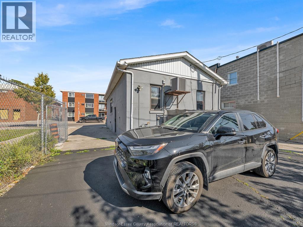 1145 Erie, Windsor, ON