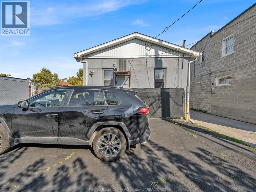 1145 Erie, Windsor, ON