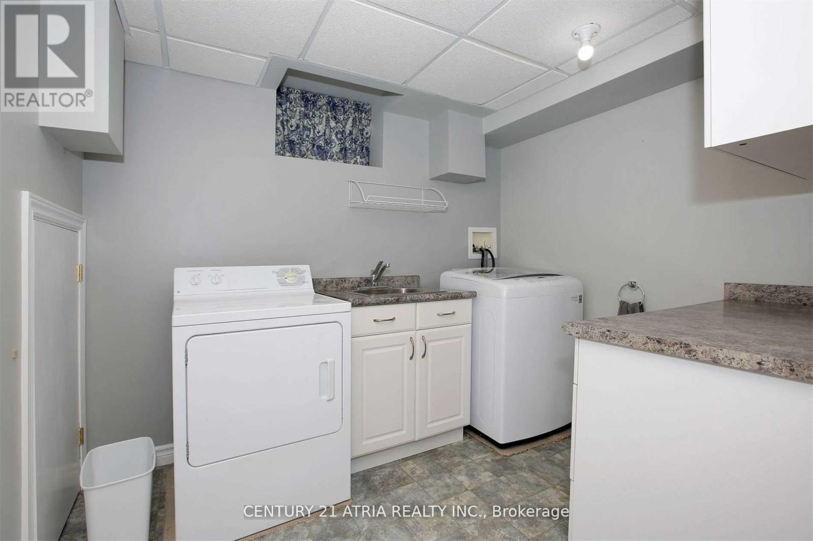 16 Brightbay Crescent, Markham, ON - Indoor Photo Showing Laundry Room