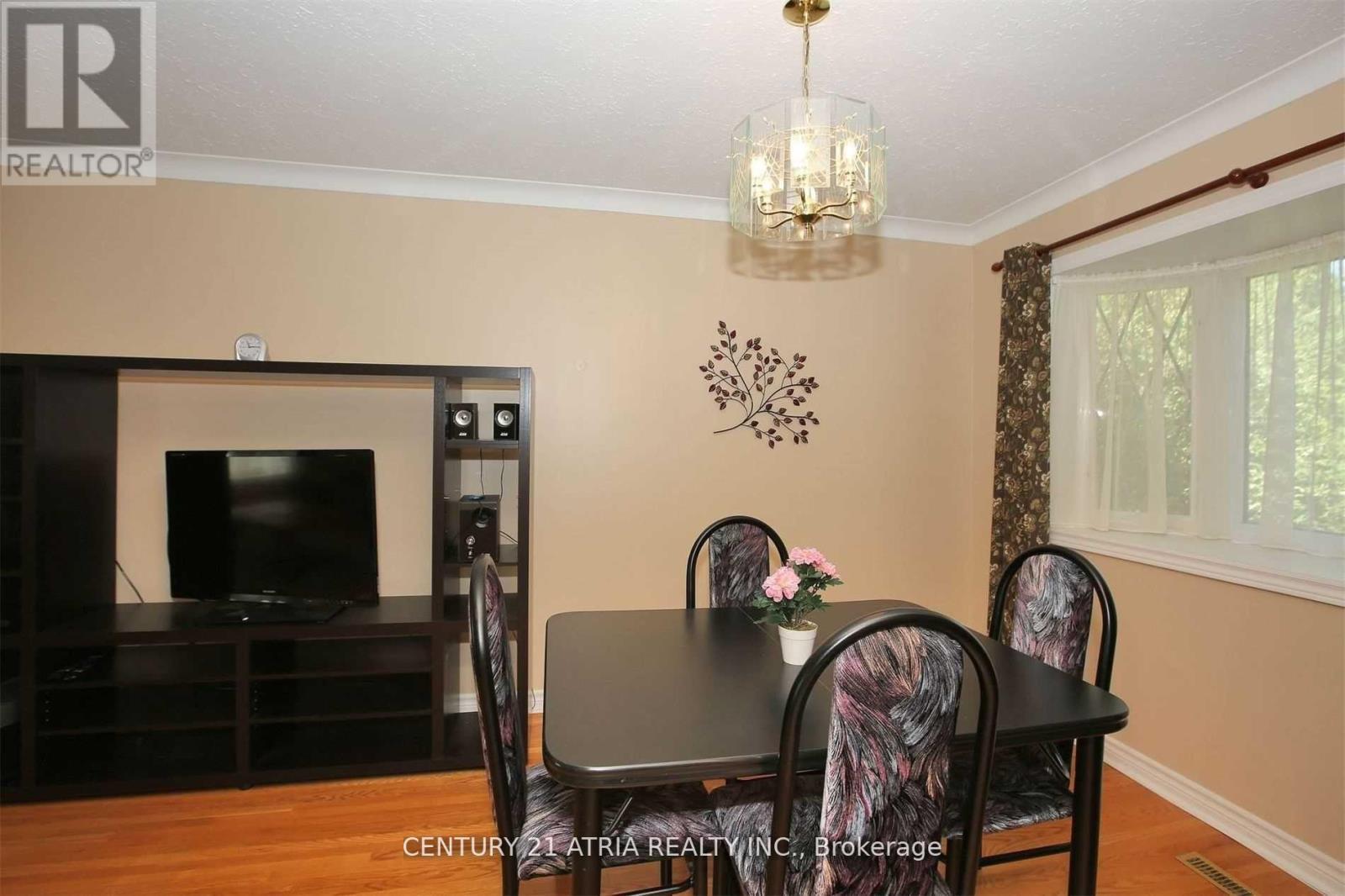 16 Brightbay Crescent, Markham, ON - Indoor Photo Showing Dining Room