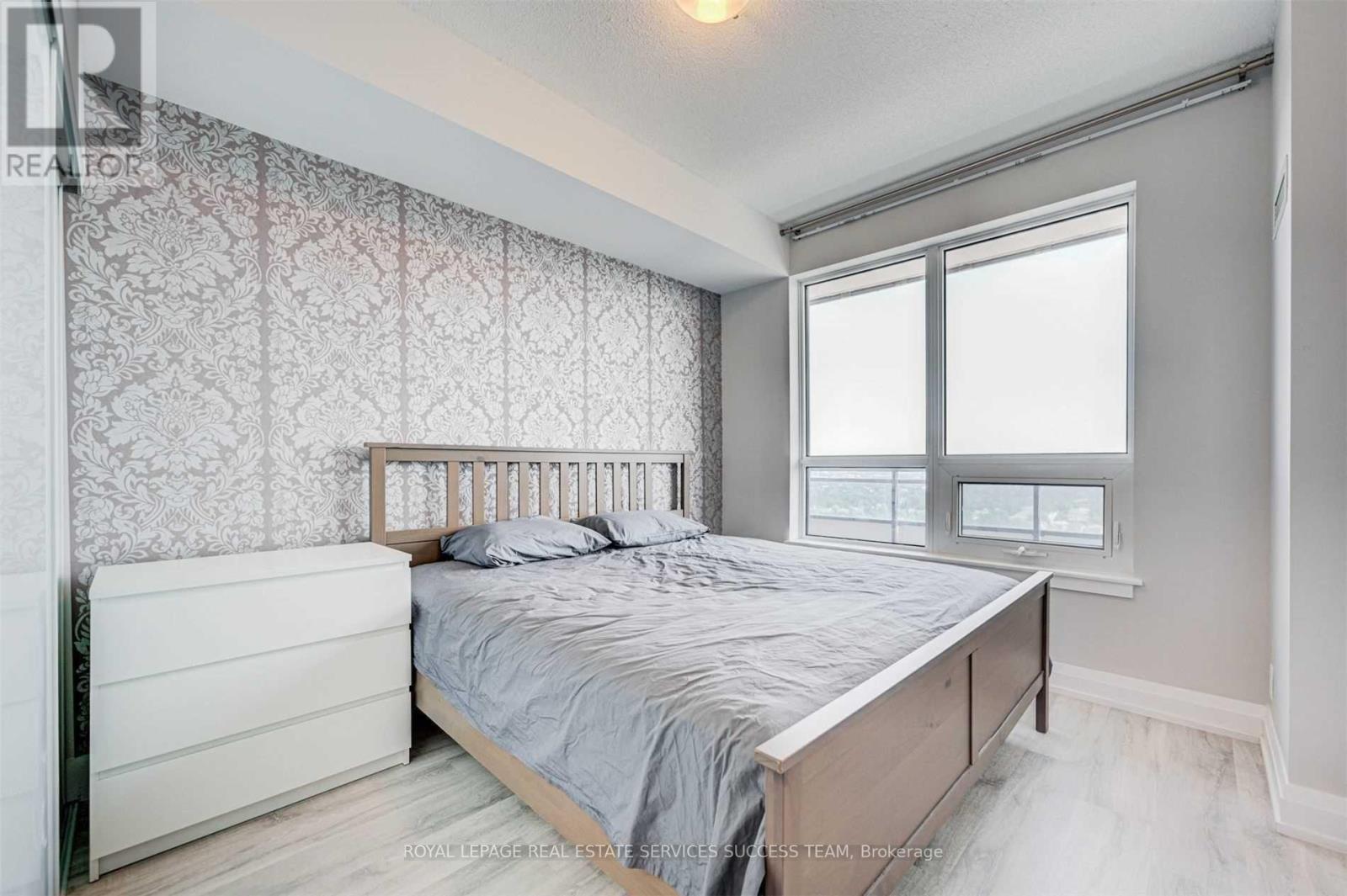 2002 - 7890 Bathurst Street, Vaughan, ON - Indoor Photo Showing Bedroom