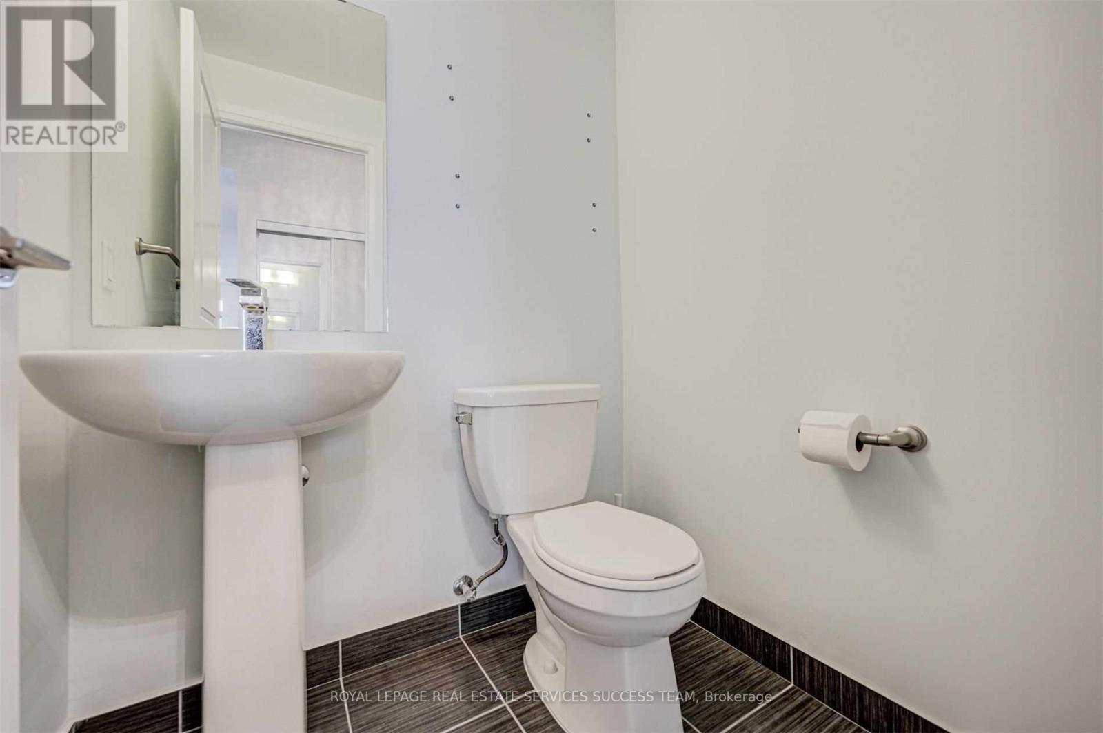 2002 - 7890 Bathurst Street, Vaughan, ON - Indoor Photo Showing Bathroom