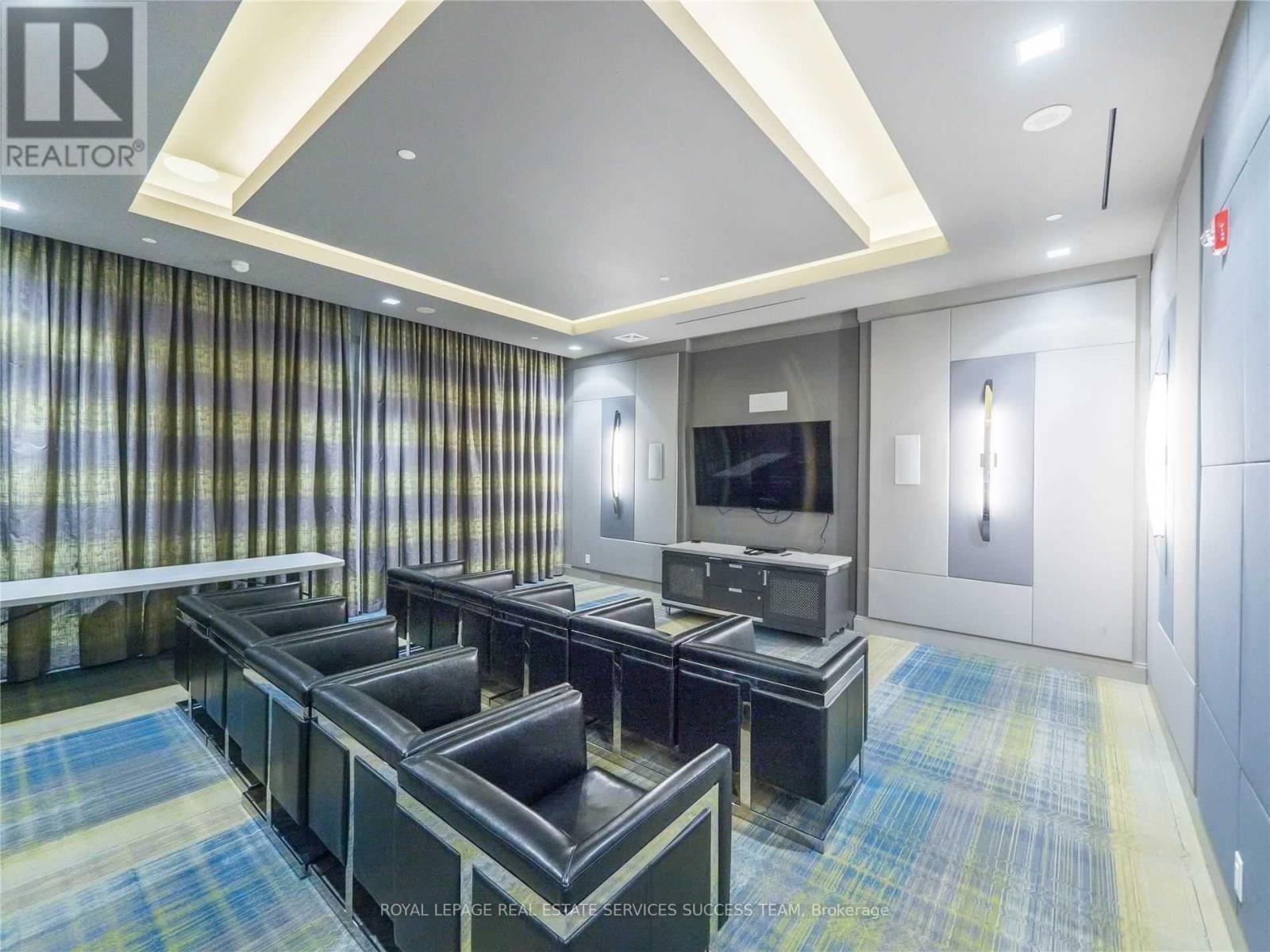 2002 - 7890 Bathurst Street, Vaughan, ON - Indoor