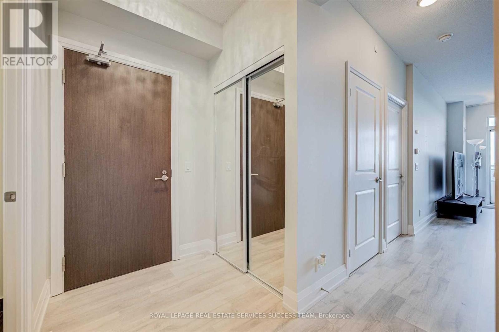 2002 - 7890 Bathurst Street, Vaughan, ON - Indoor Photo Showing Other Room