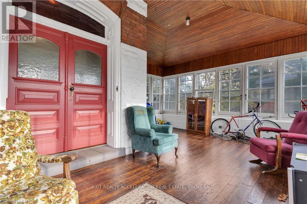 231 Dundas Street W, Greater Napanee (Greater Napanee), ON - With Exterior