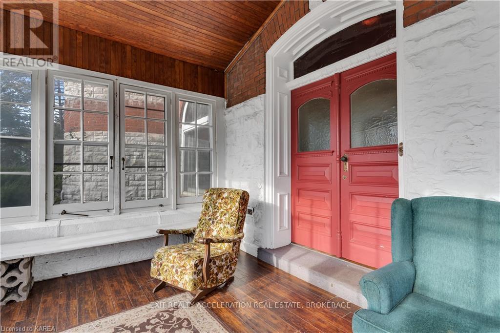 231 Dundas Street W, Greater Napanee (Greater Napanee), ON - With Exterior