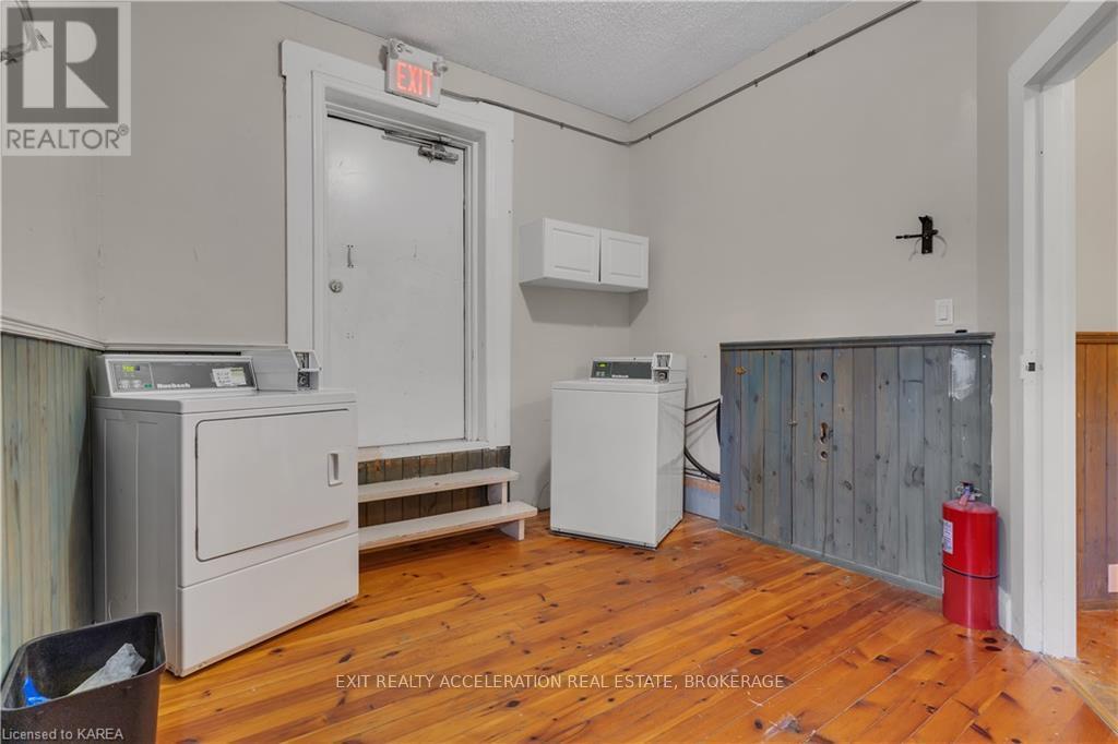 231 Dundas Street W, Greater Napanee (Greater Napanee), ON - Indoor Photo Showing Laundry Room