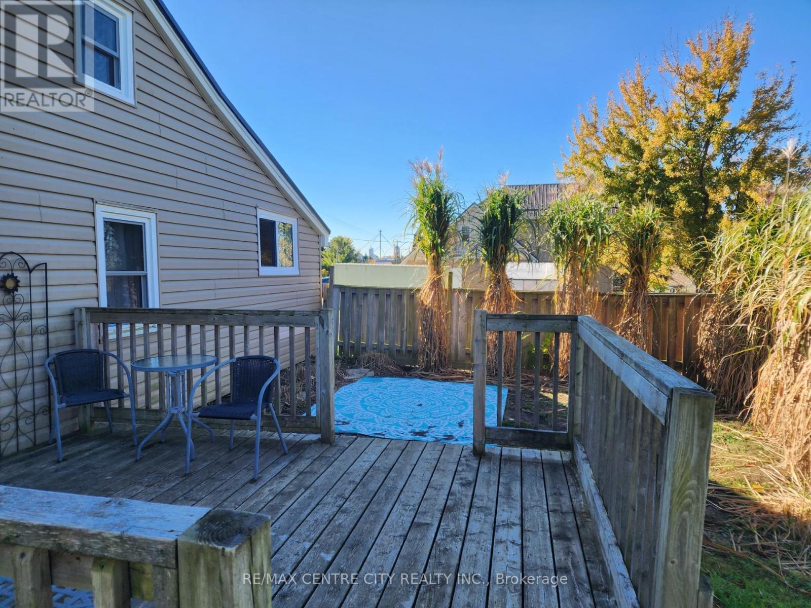 33168 Back Street, Dutton/Dunwich (Iona), ON - Outdoor With Deck Patio Veranda